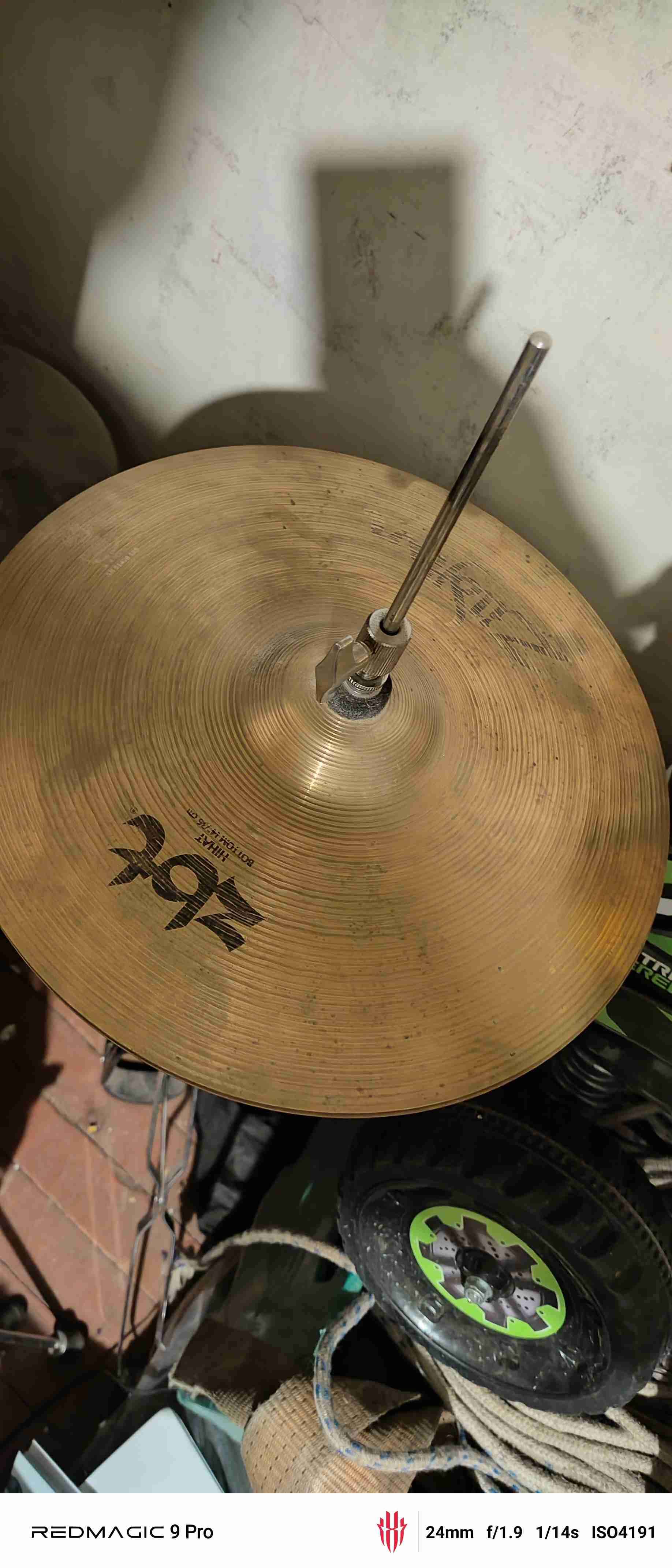 Platillo Meinl dorado para batería - miniatura 5