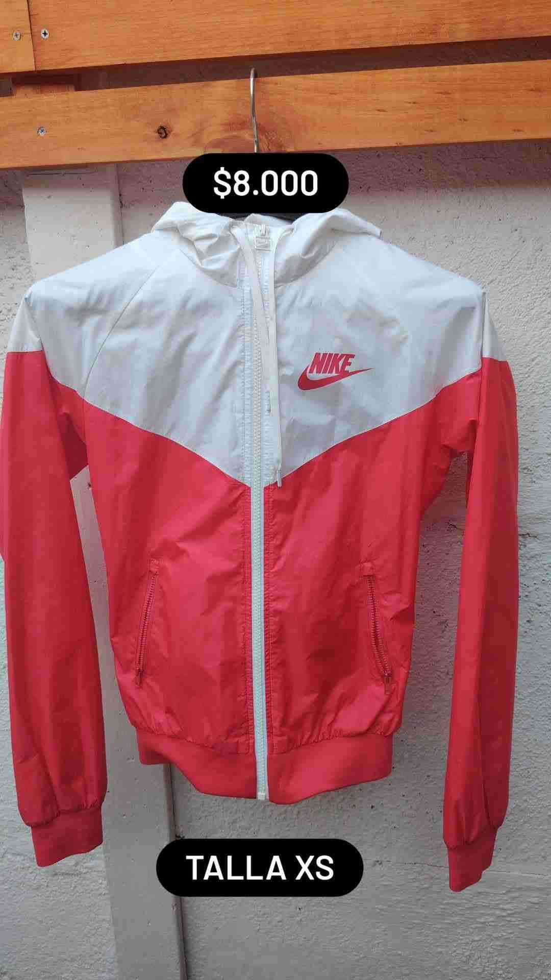 Polerón y cortaviento nike - miniatura 2