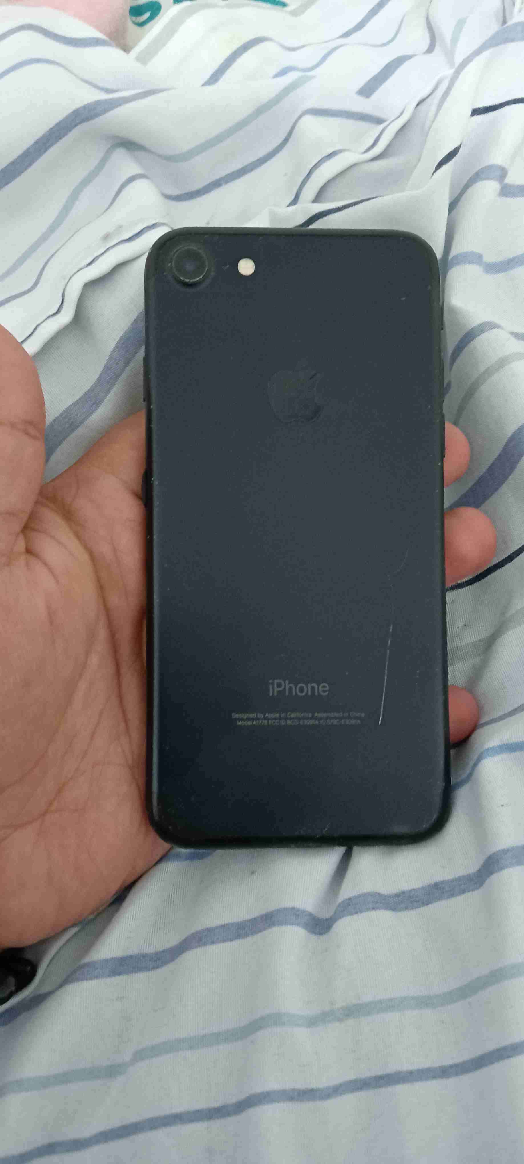 iPhone negro - miniatura 1