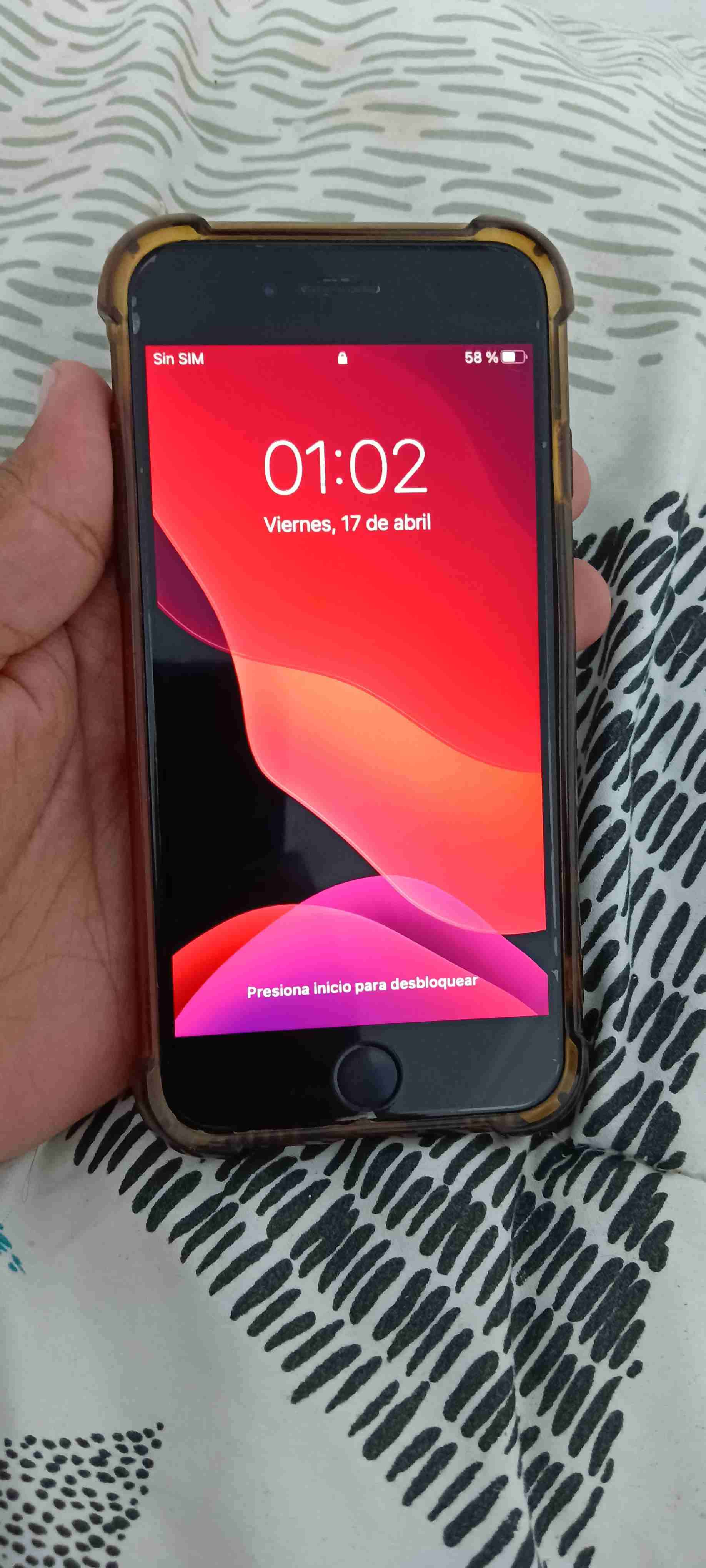 iPhone negro - miniatura 3