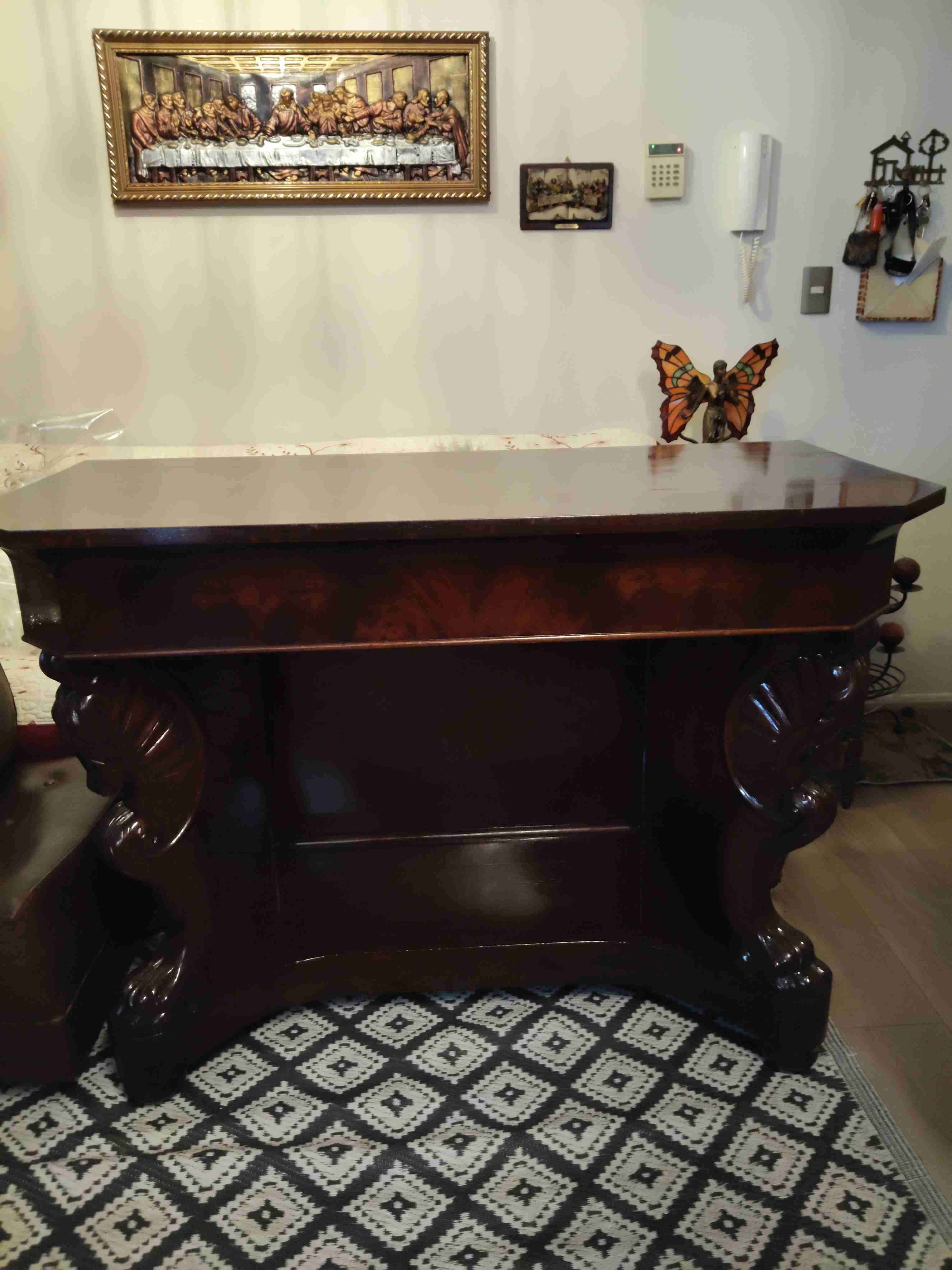 Mueble antiguo de madera oscura - miniatura 1