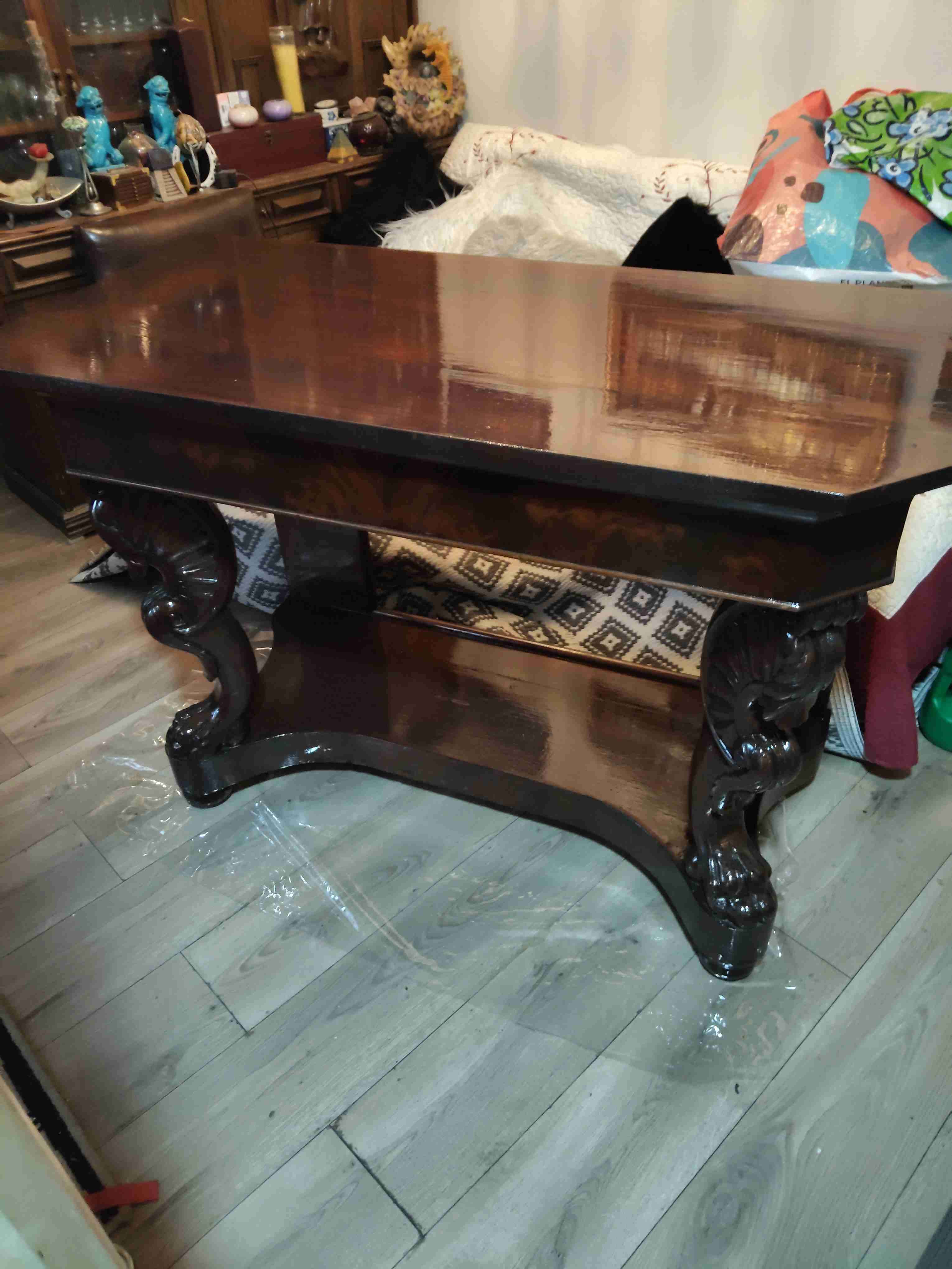 Mueble antiguo de madera oscura - miniatura 5