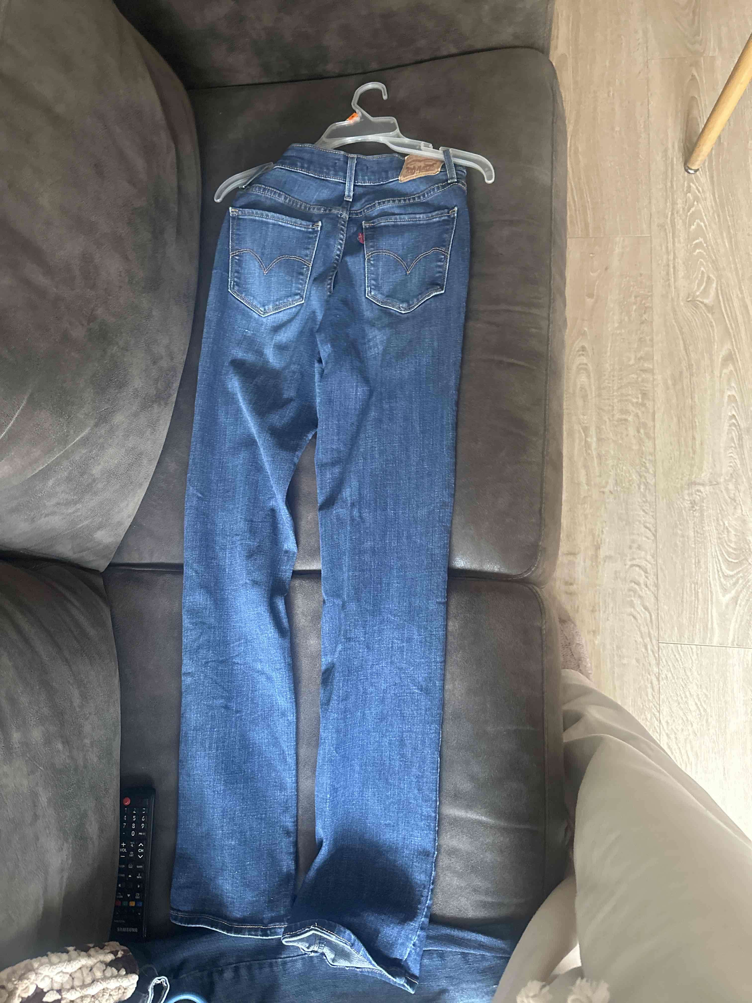 Jeans azul clásico - miniatura 2