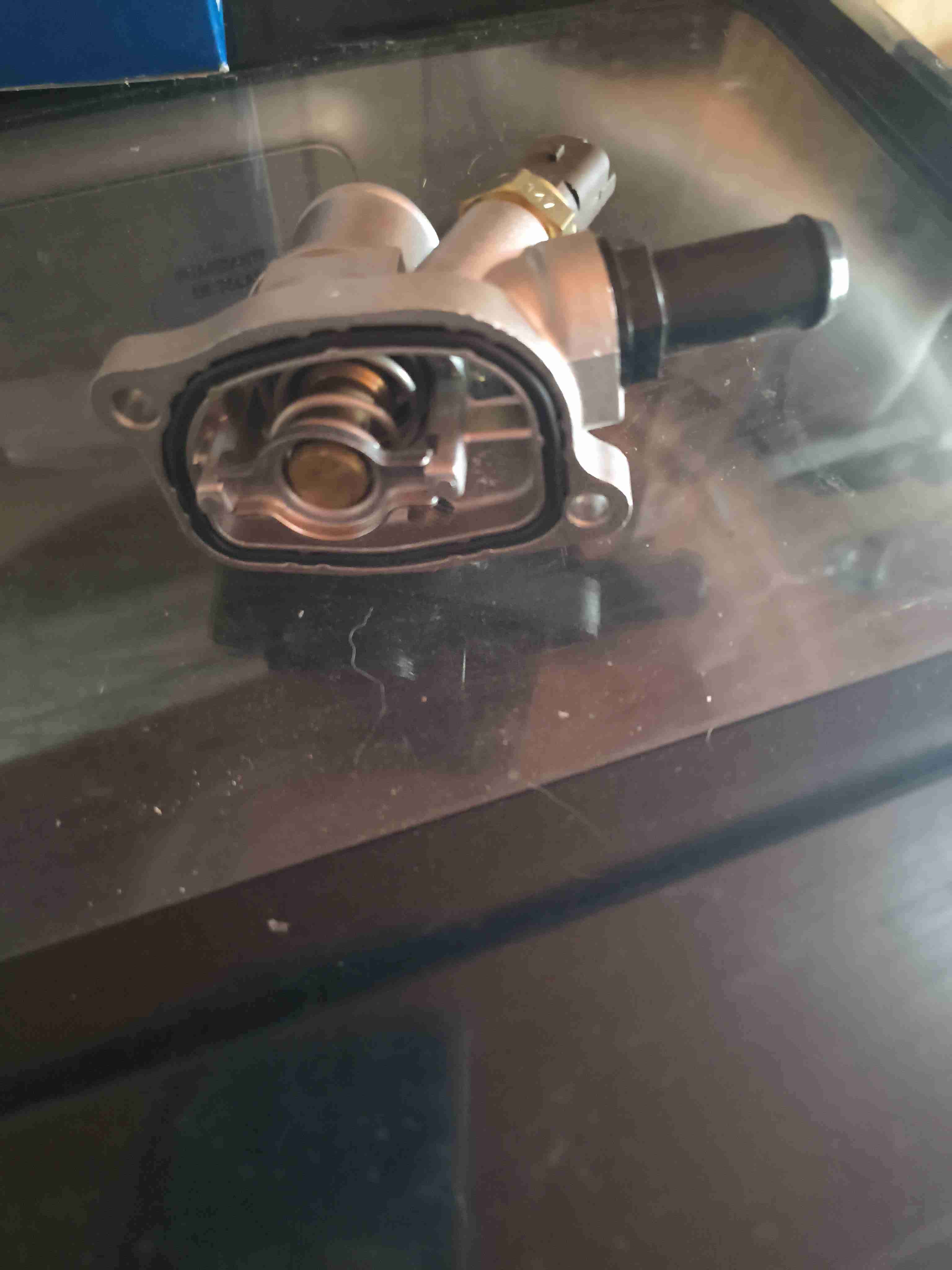 Válvula termostato de auto - miniatura 1