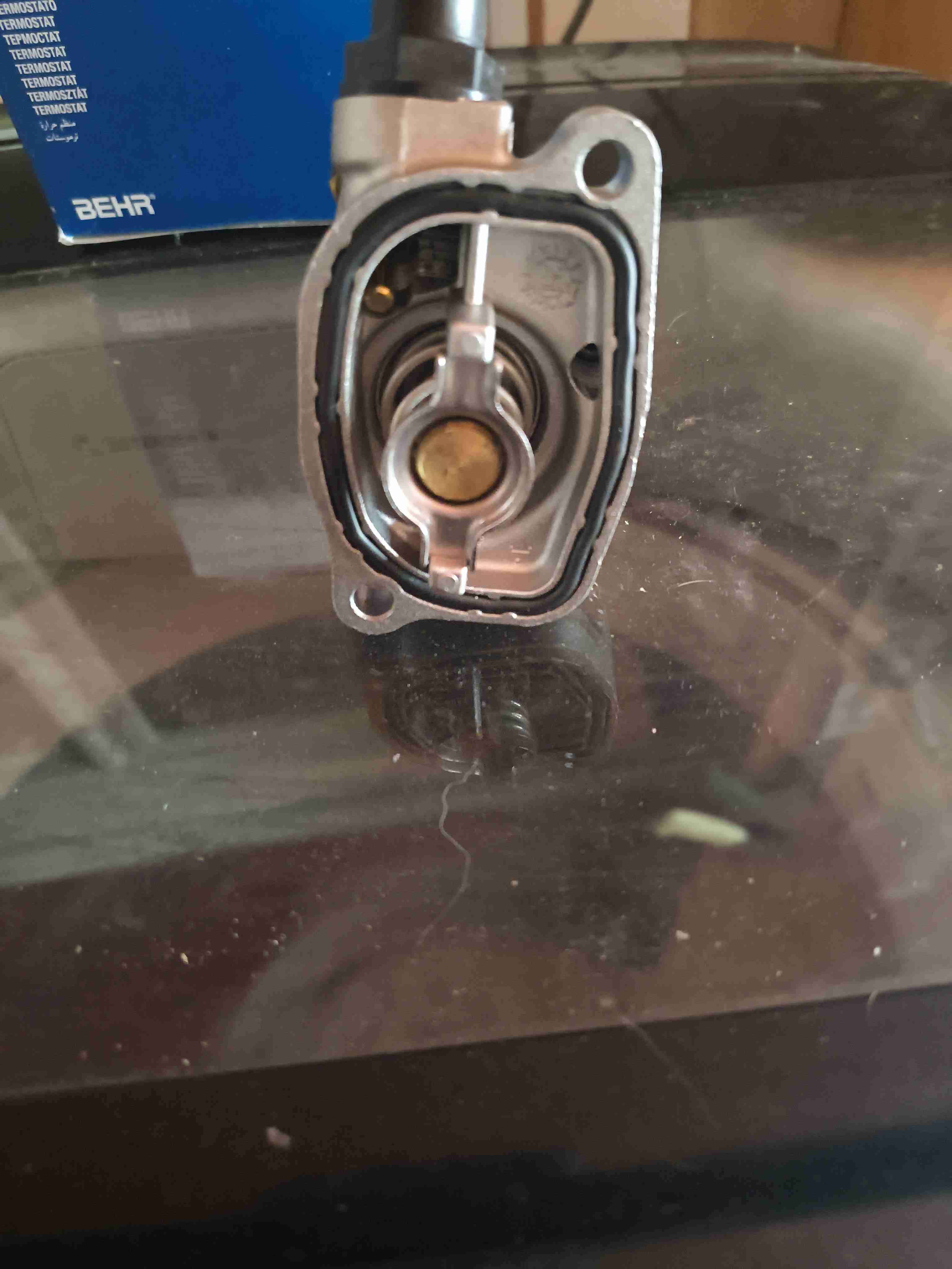 Válvula termostato de auto - miniatura 3