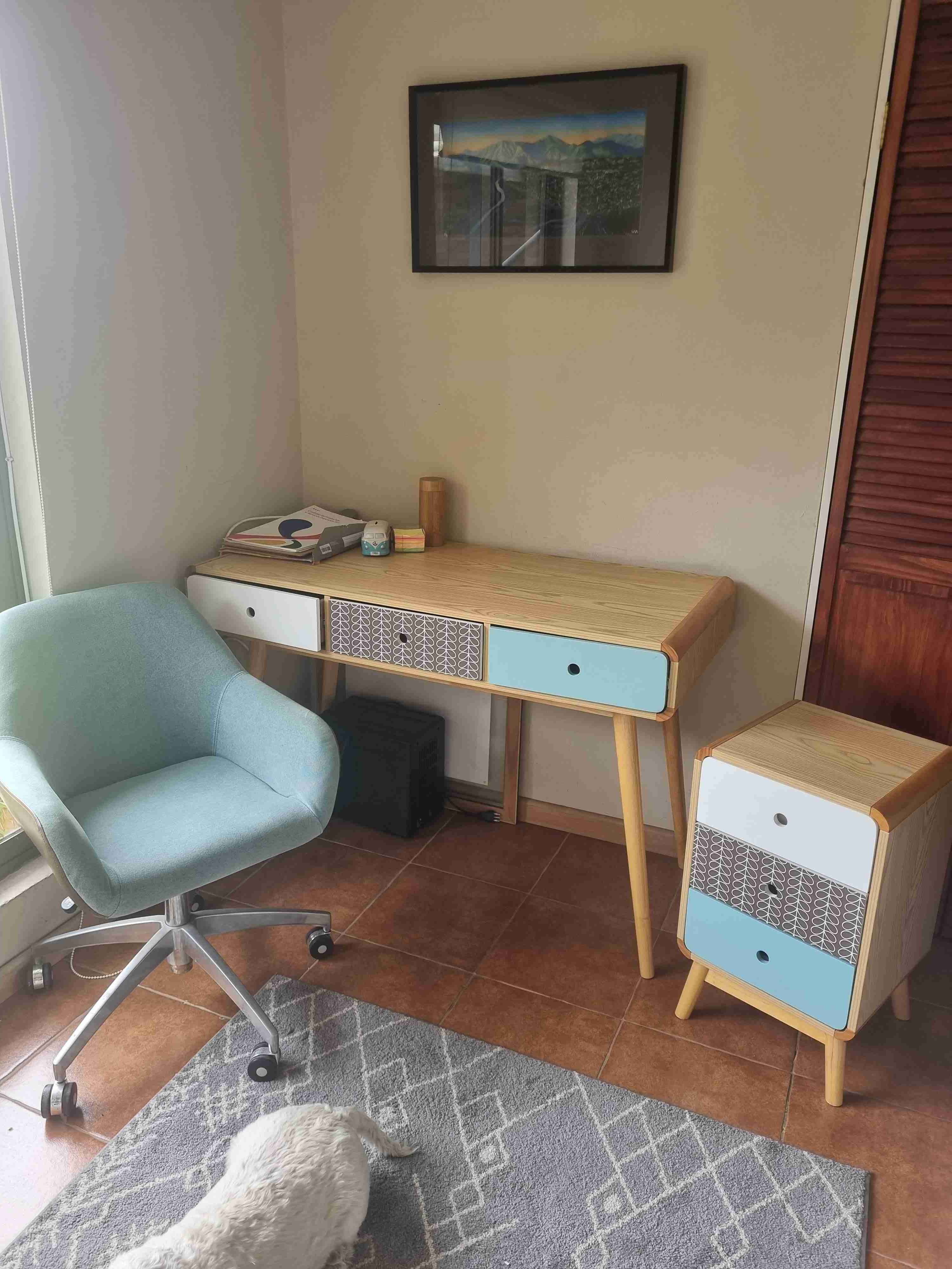 Escritorio y silla de oficina