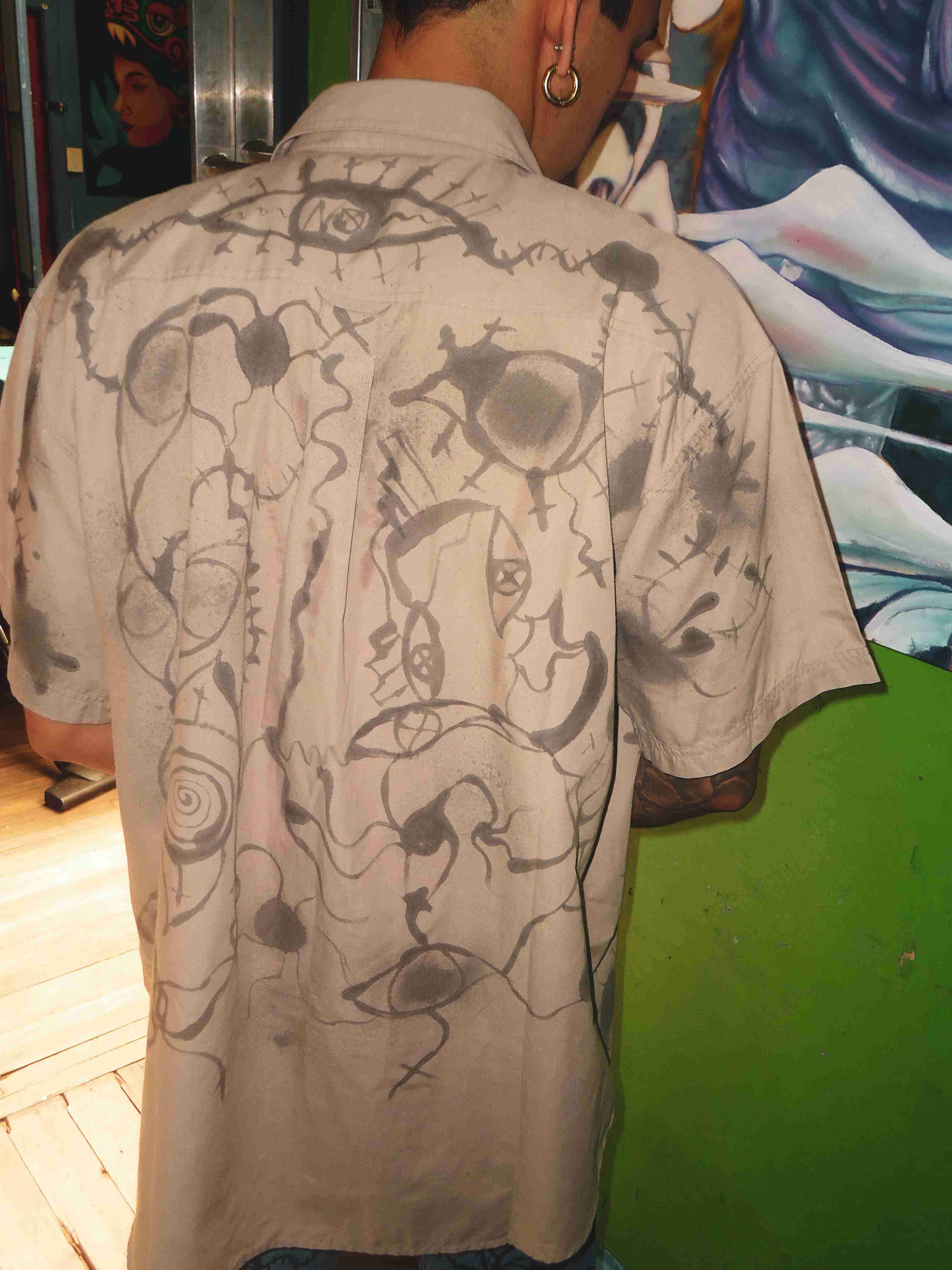 Camisa beige con estampado - miniatura 2