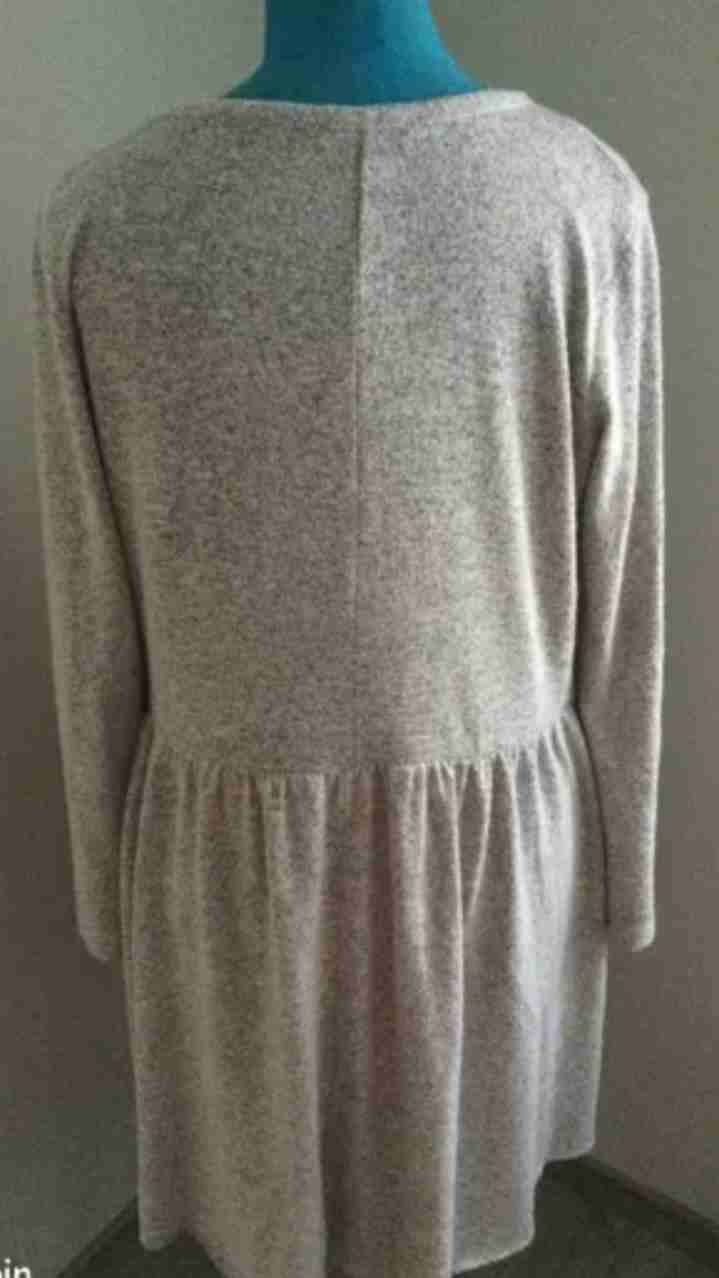 ZARA!! Vestido beige con tachuelas plateadas. - miniatura 2