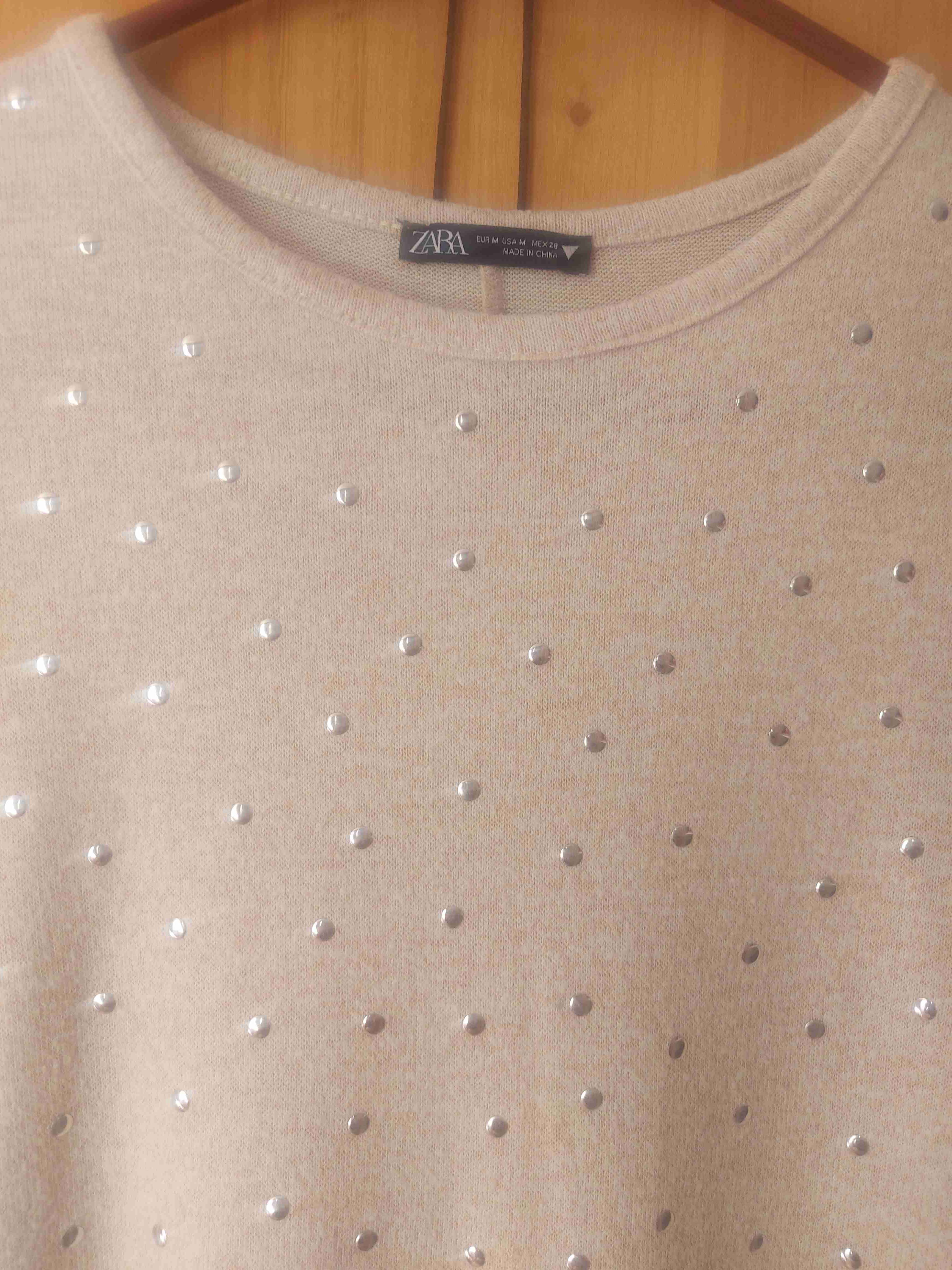 ZARA!! Vestido beige con tachuelas plateadas. - miniatura 4