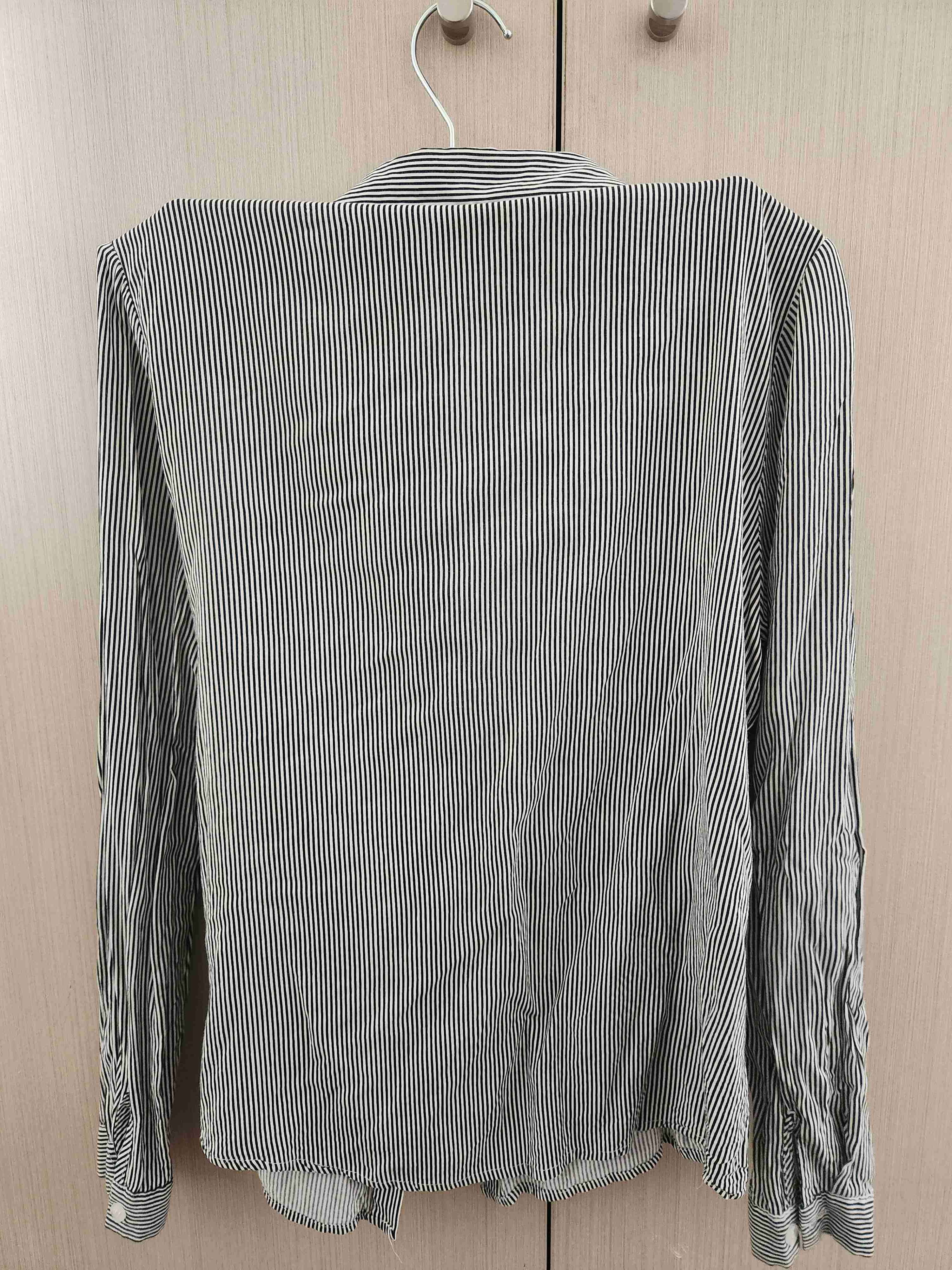 Blusa a rayas, asimétrica - miniatura 2