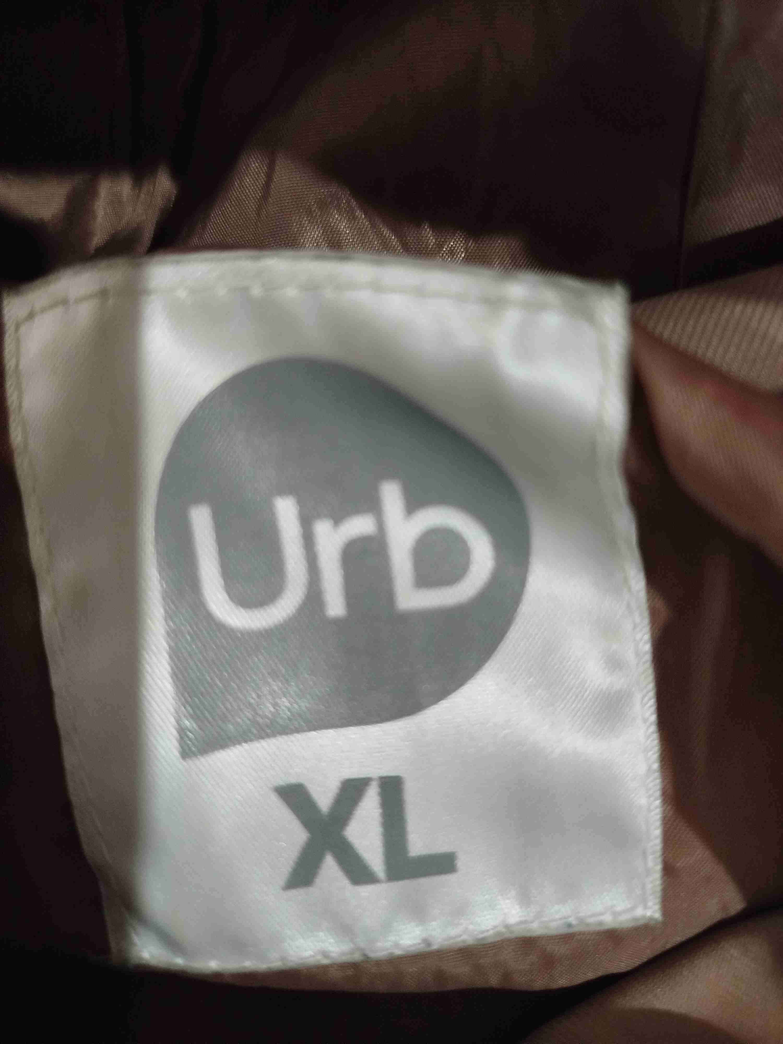 Cortavientos beige con capucha - miniatura 4