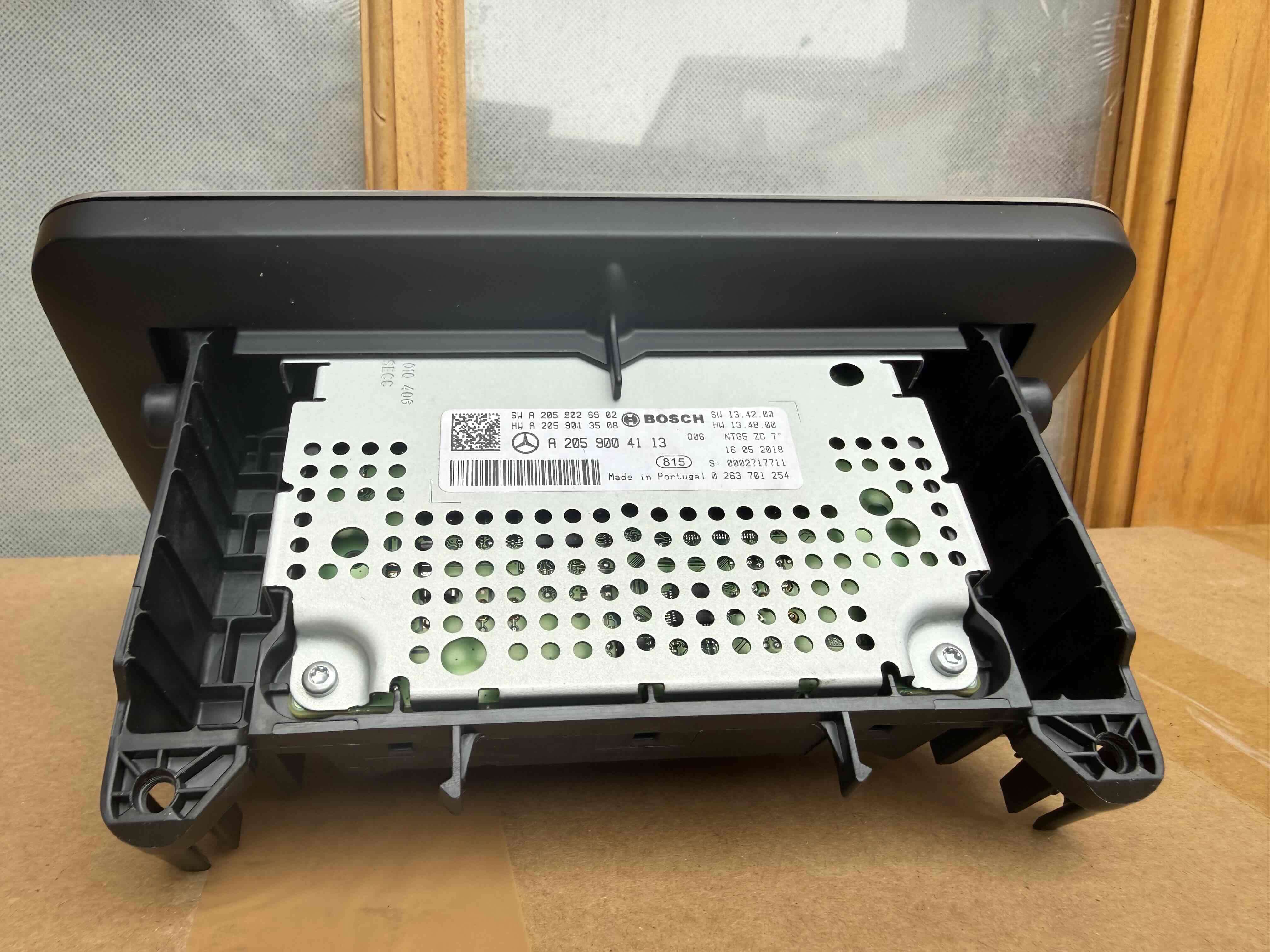 Pantalla multimedia digital Mercedes Benz - miniatura 2