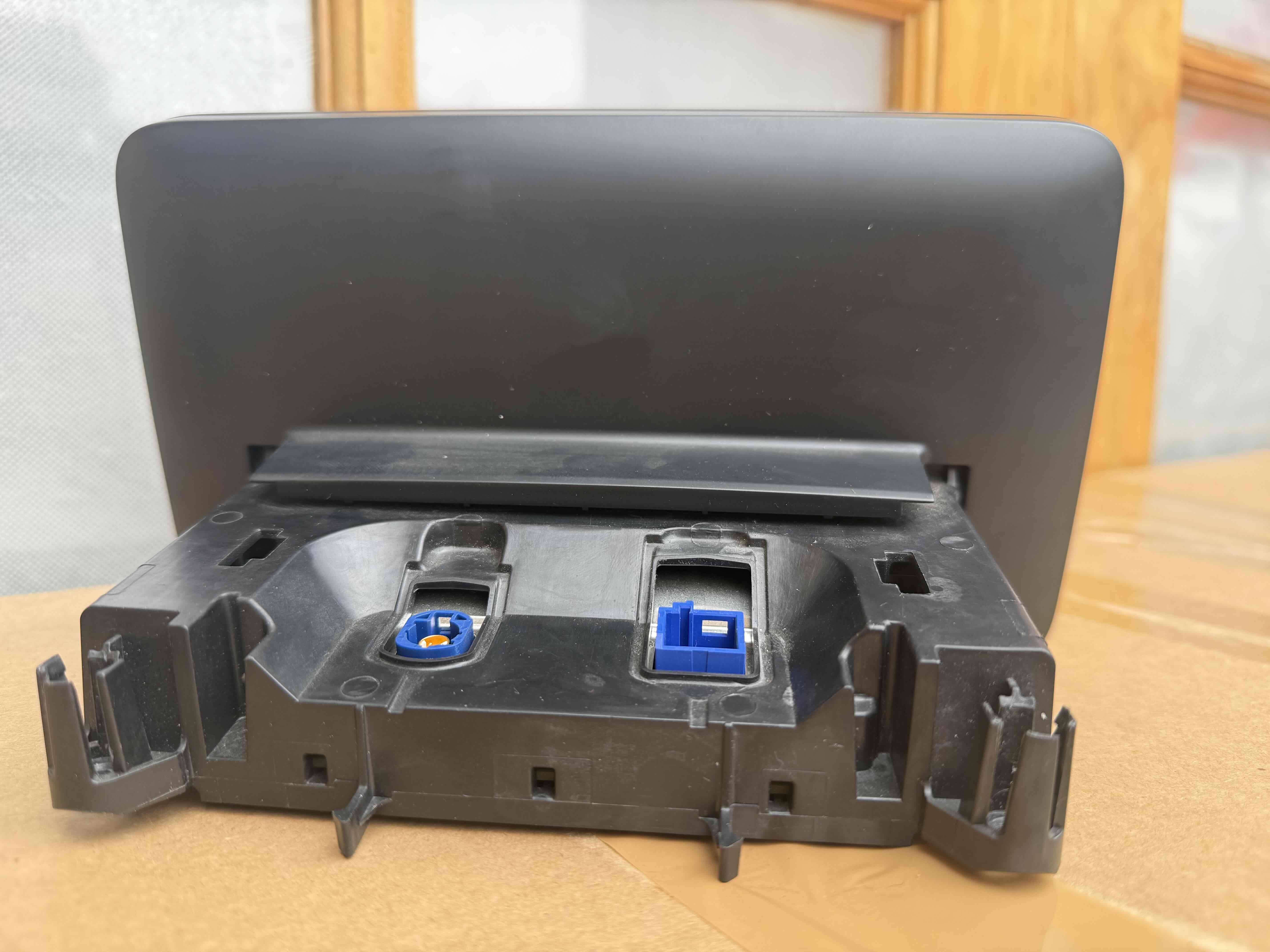 Pantalla multimedia digital Mercedes Benz - miniatura 3