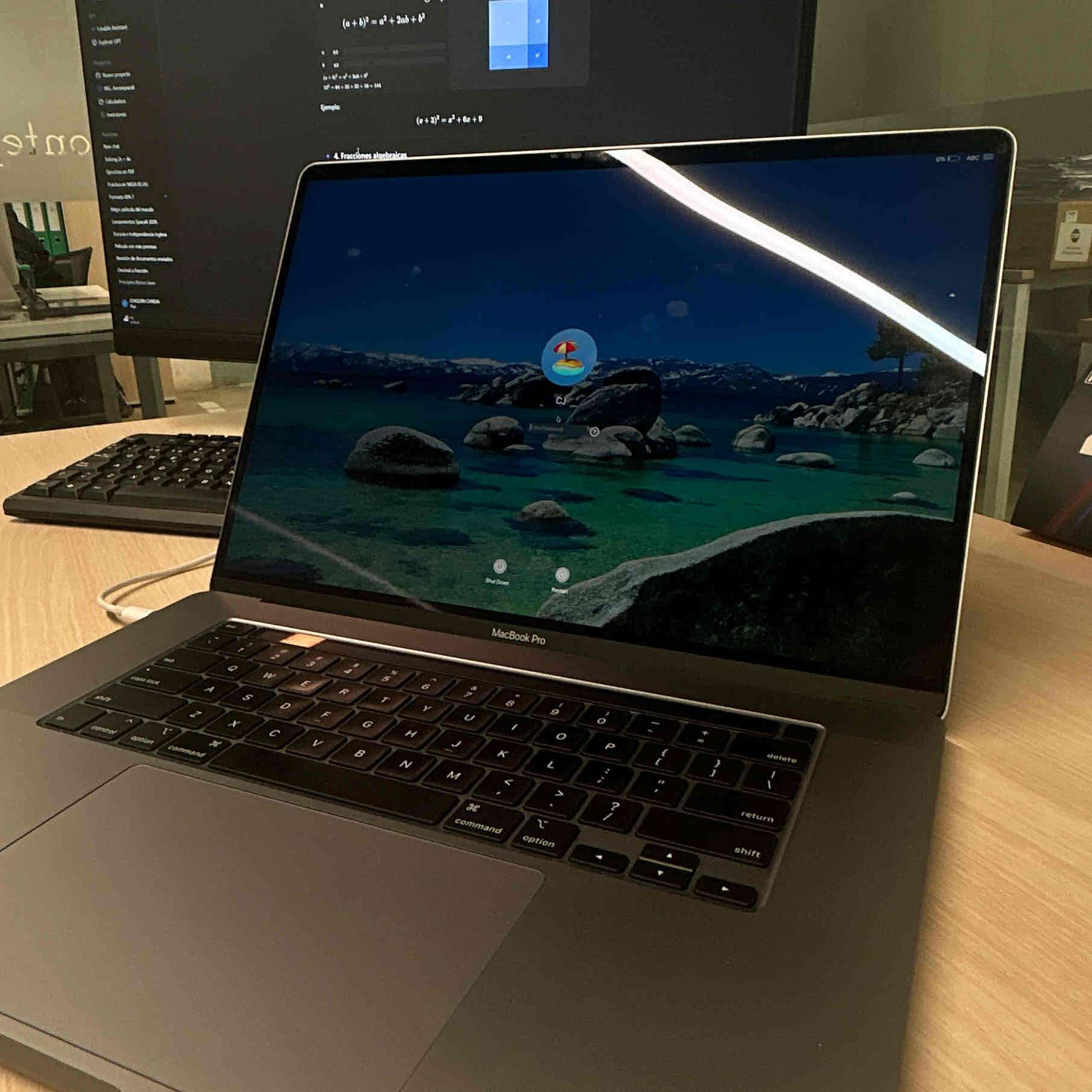 Macbook pro 16' en muy buen estado... - miniatura 1