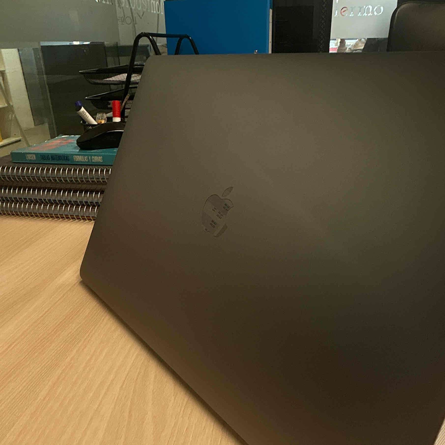 Macbook pro 16' en muy buen estado... - miniatura 2