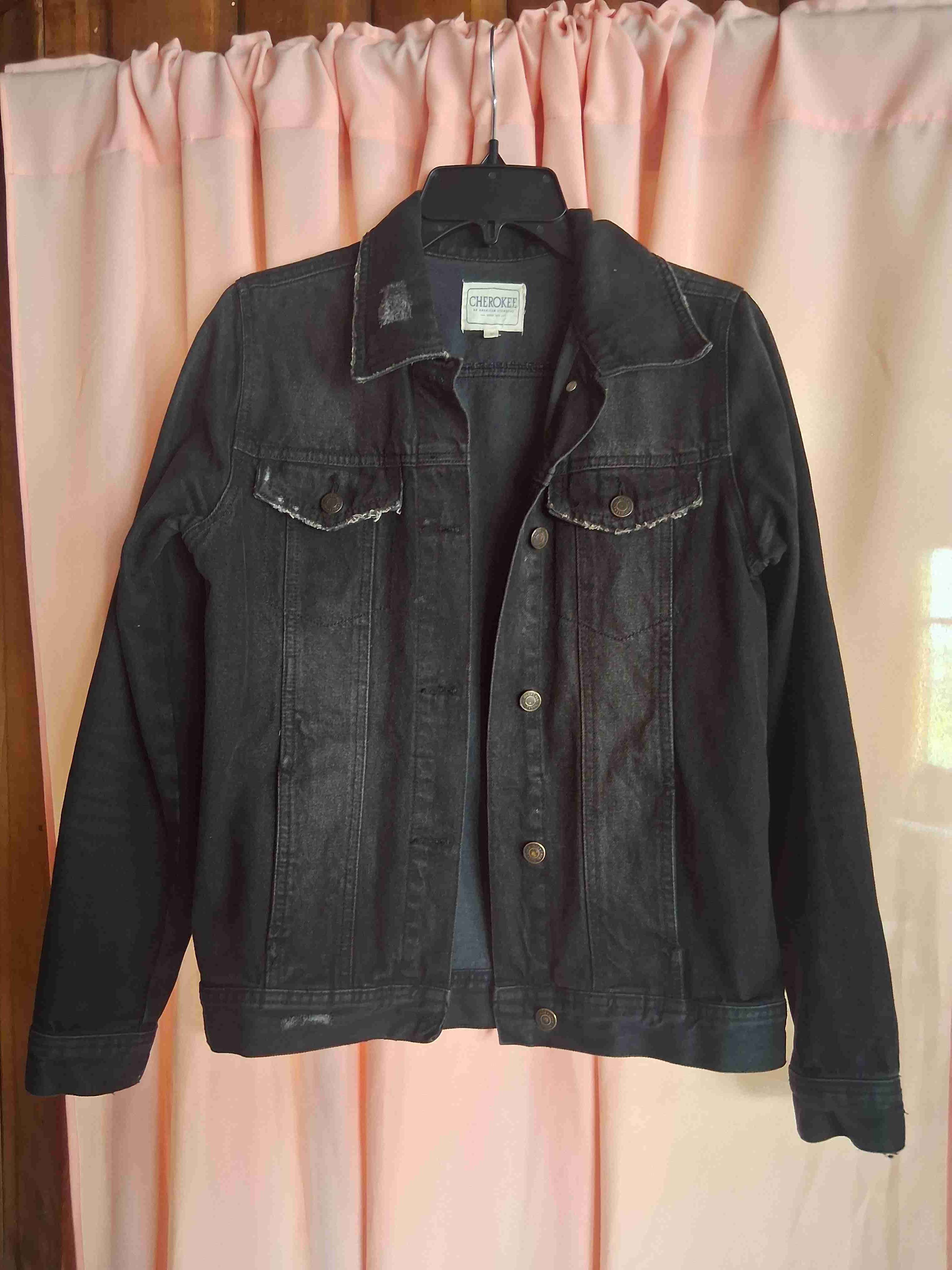 Chaqueta morada con capucha - miniatura 4