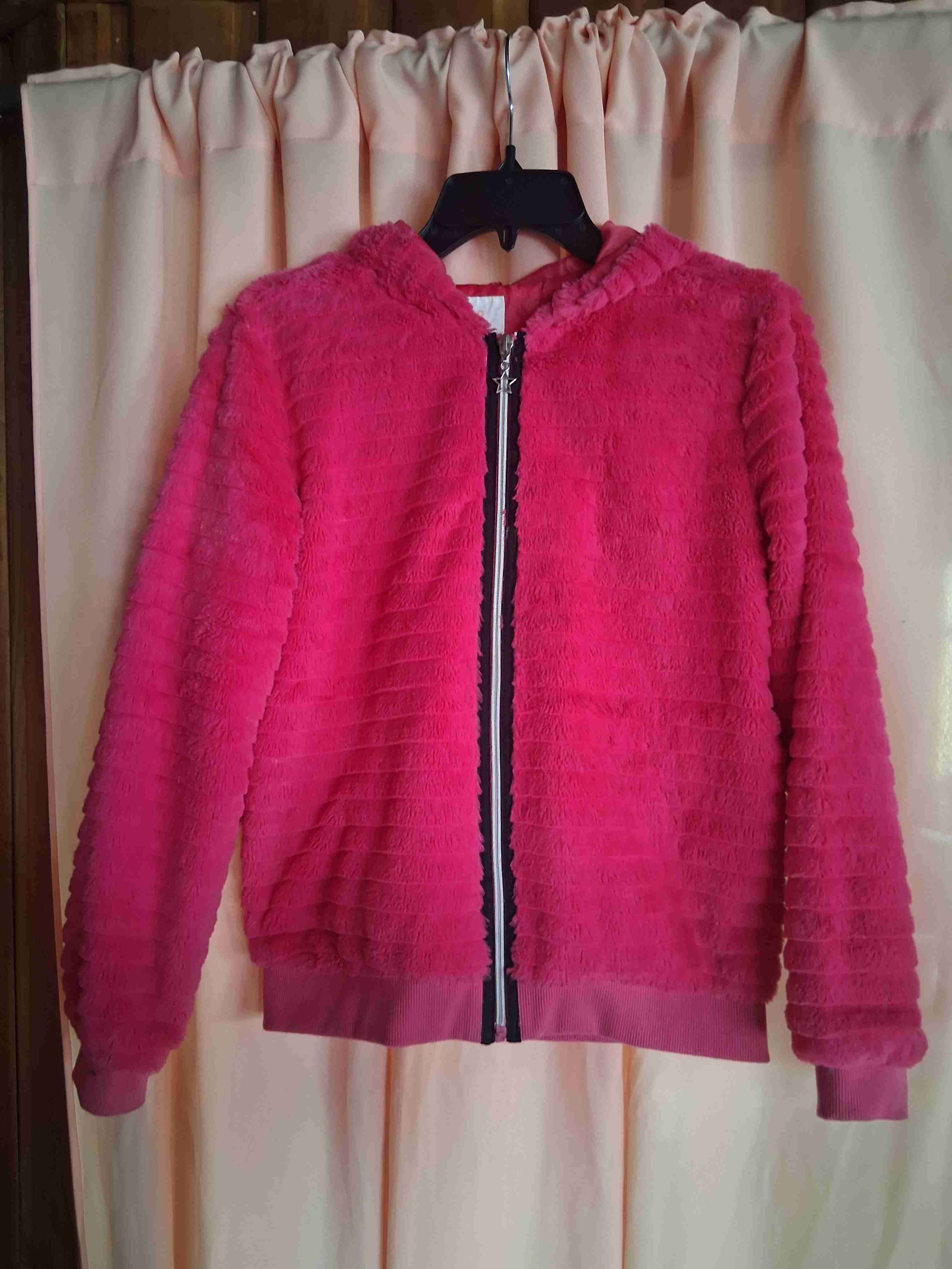 Chaqueta morada con capucha - miniatura 5