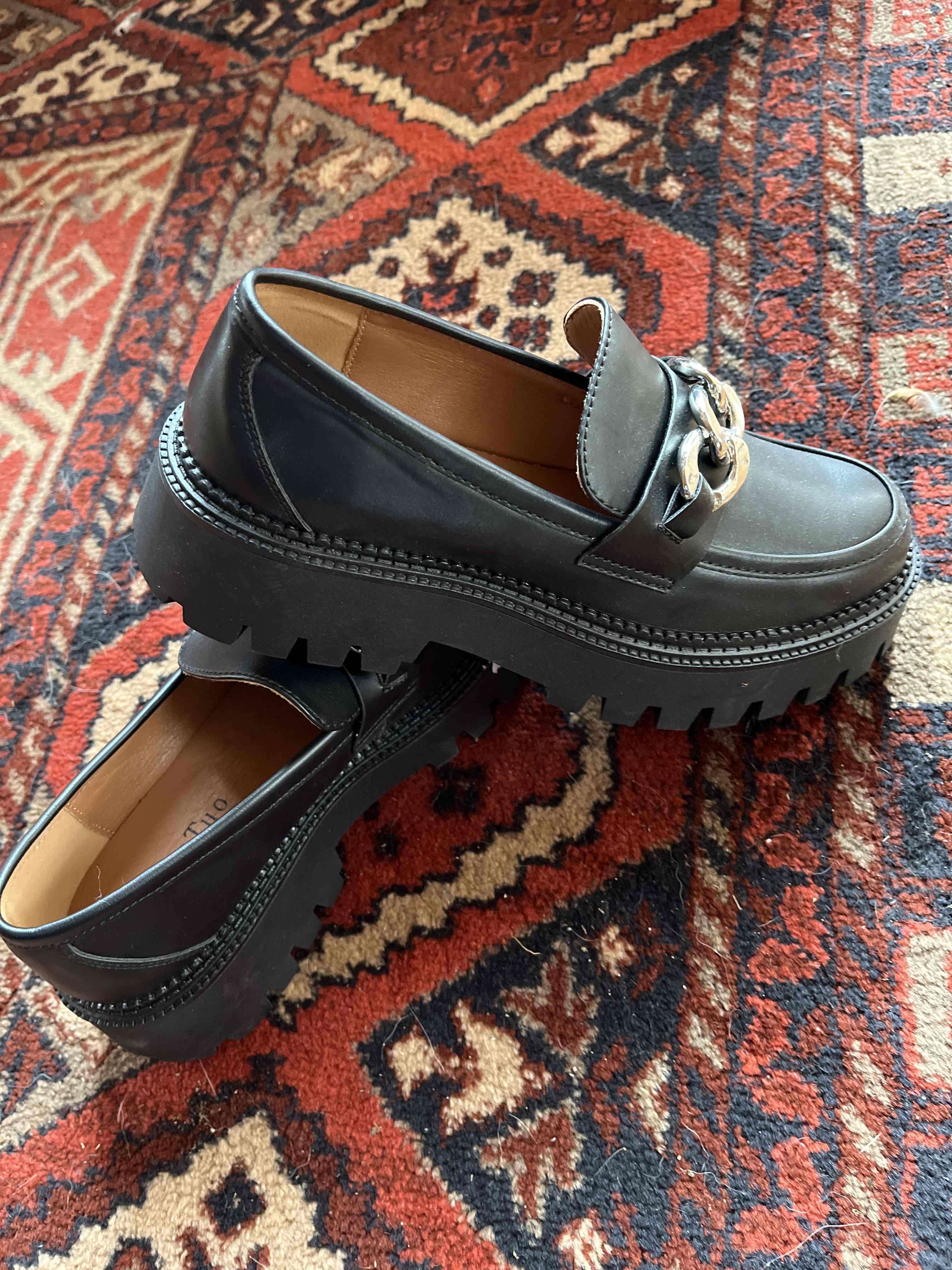 Mocasines de ecocuero negro con cadena - miniatura 2