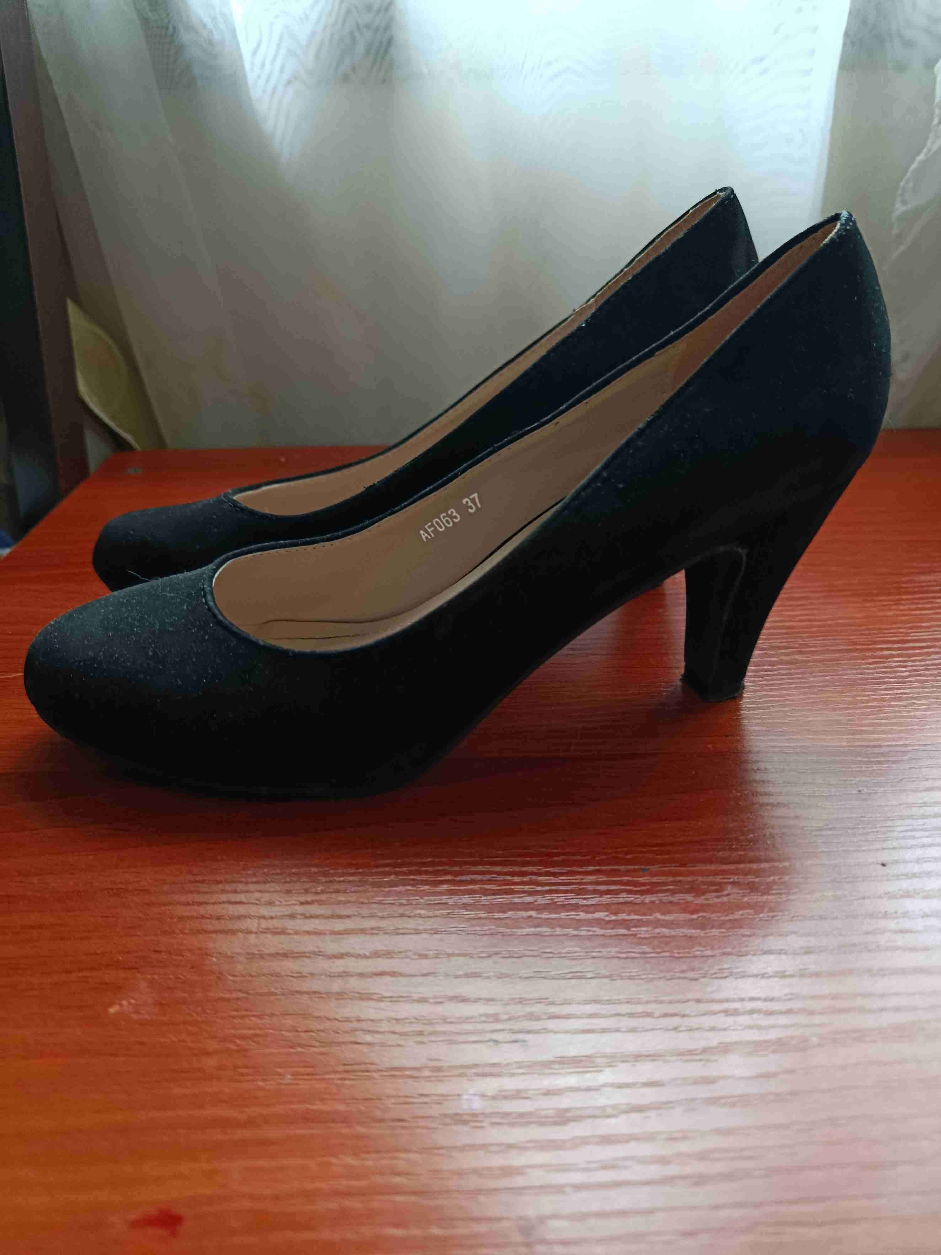 Zapatos de tacón negros formales - miniatura 2