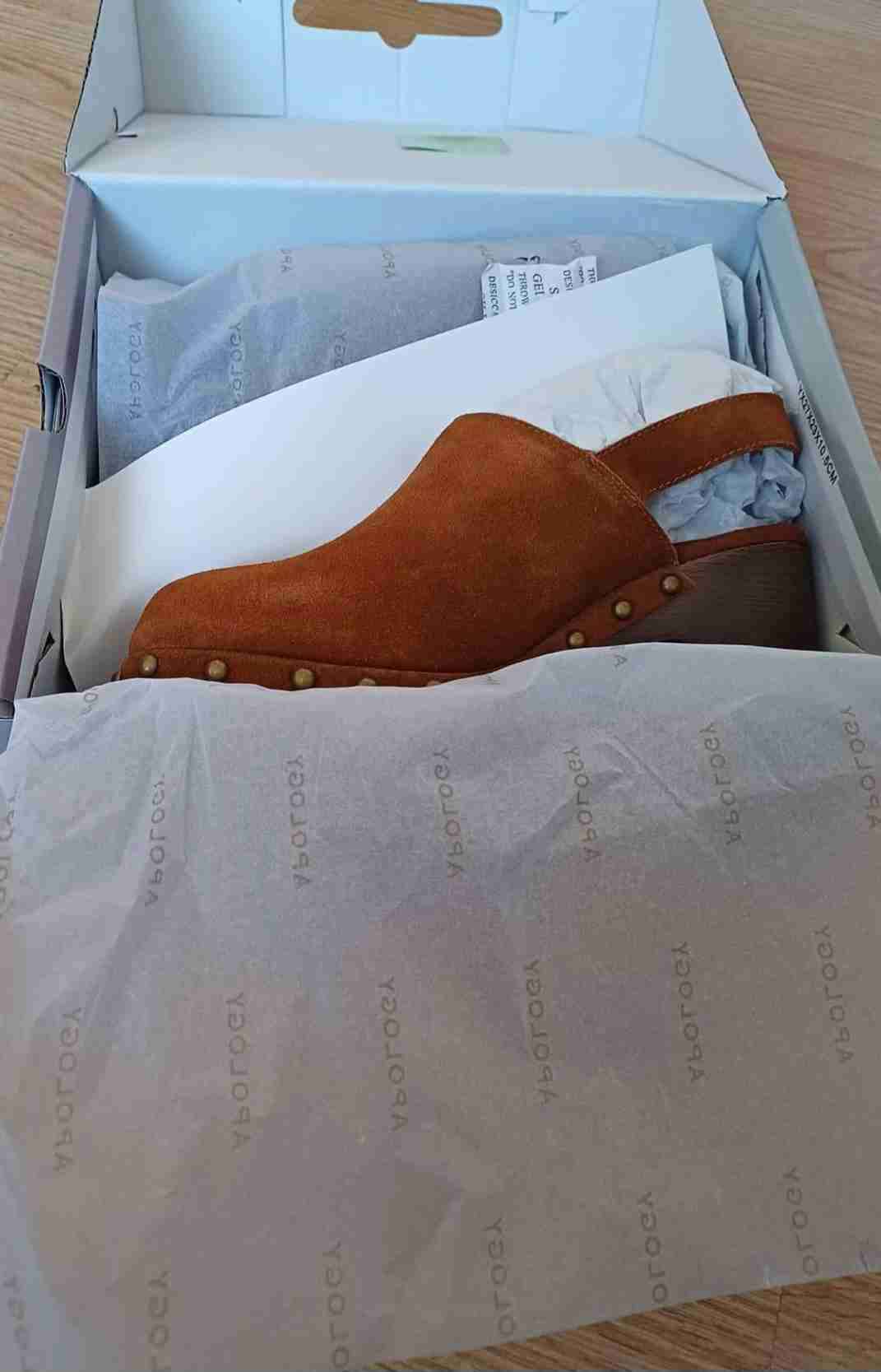 Zuecos marrones con tacón - miniatura 4