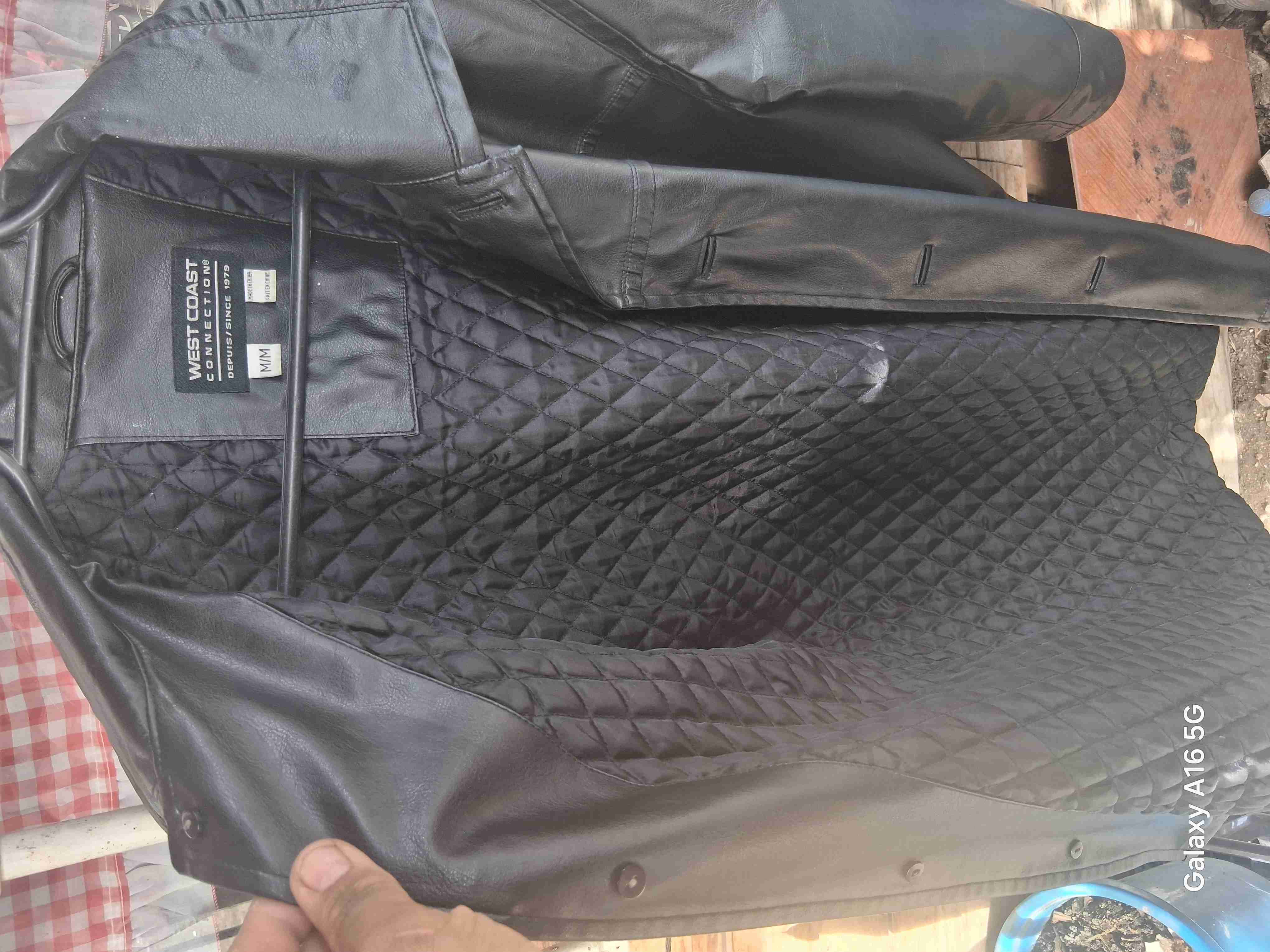 Chaqueta de cuero negra - miniatura 3