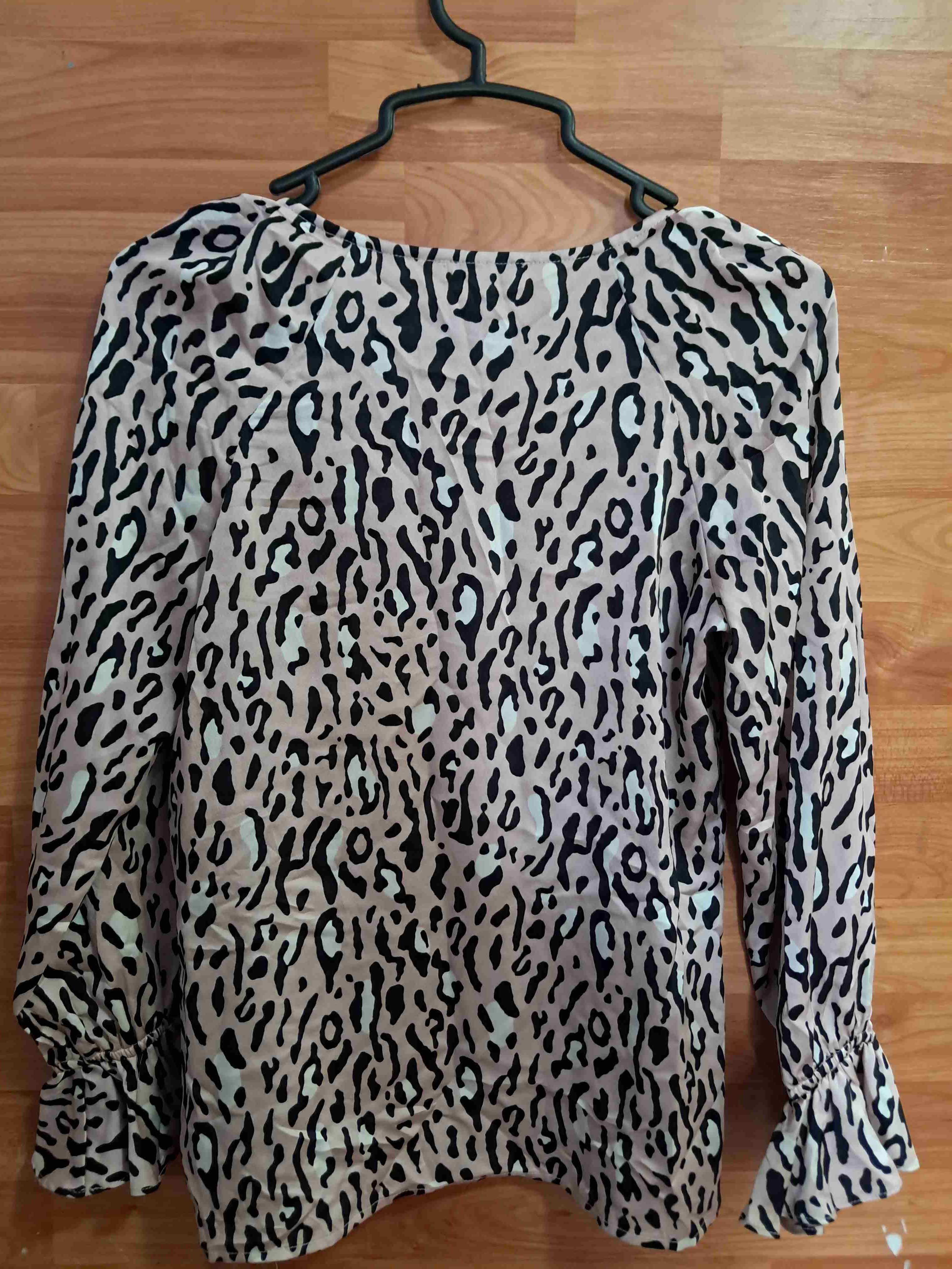 Blusa estampado animal print - miniatura 2
