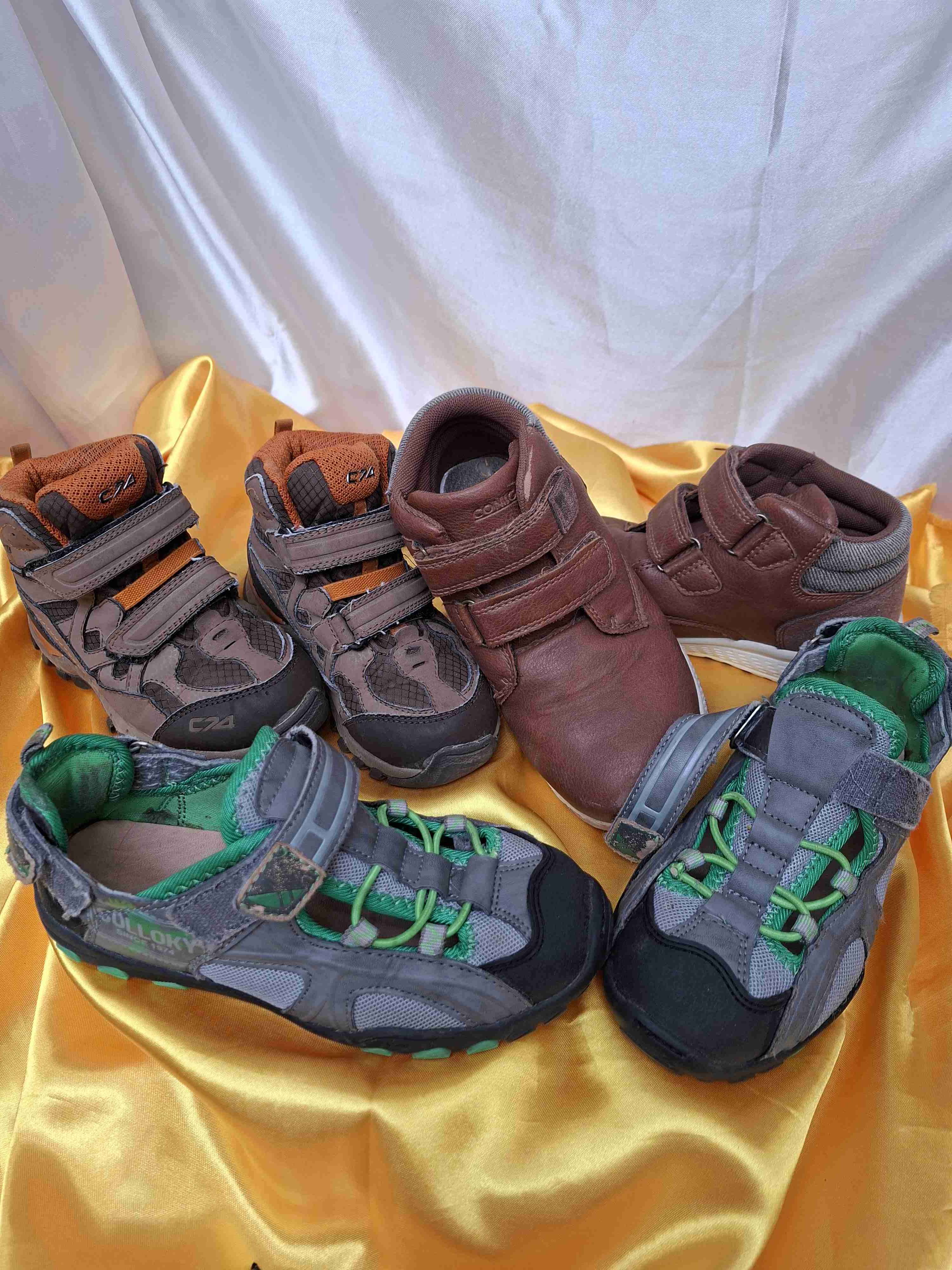 Lote de zapatillas y zapatos deportivas para niños - miniatura 2