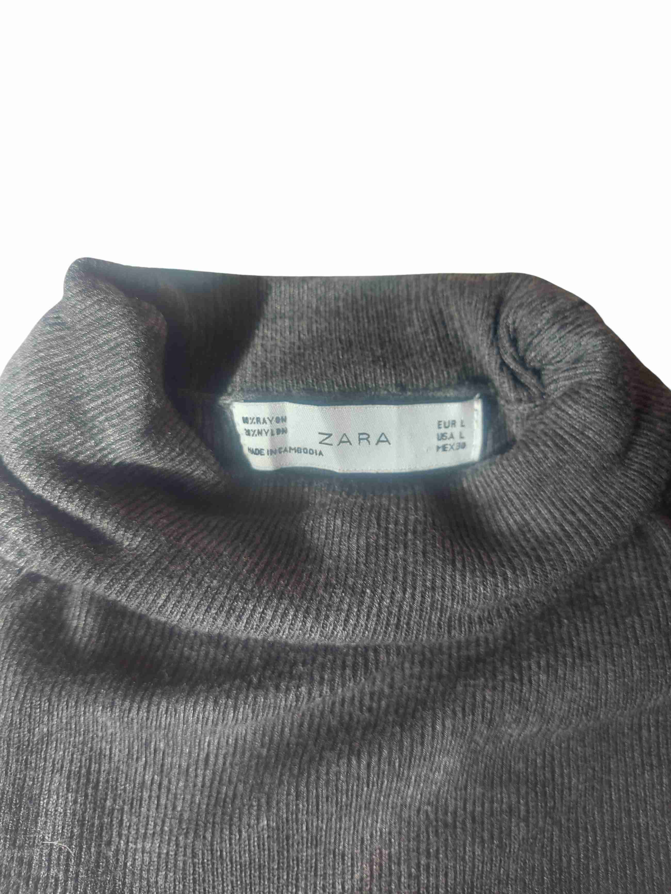 Vestido de punto gris. Zara. - miniatura 4