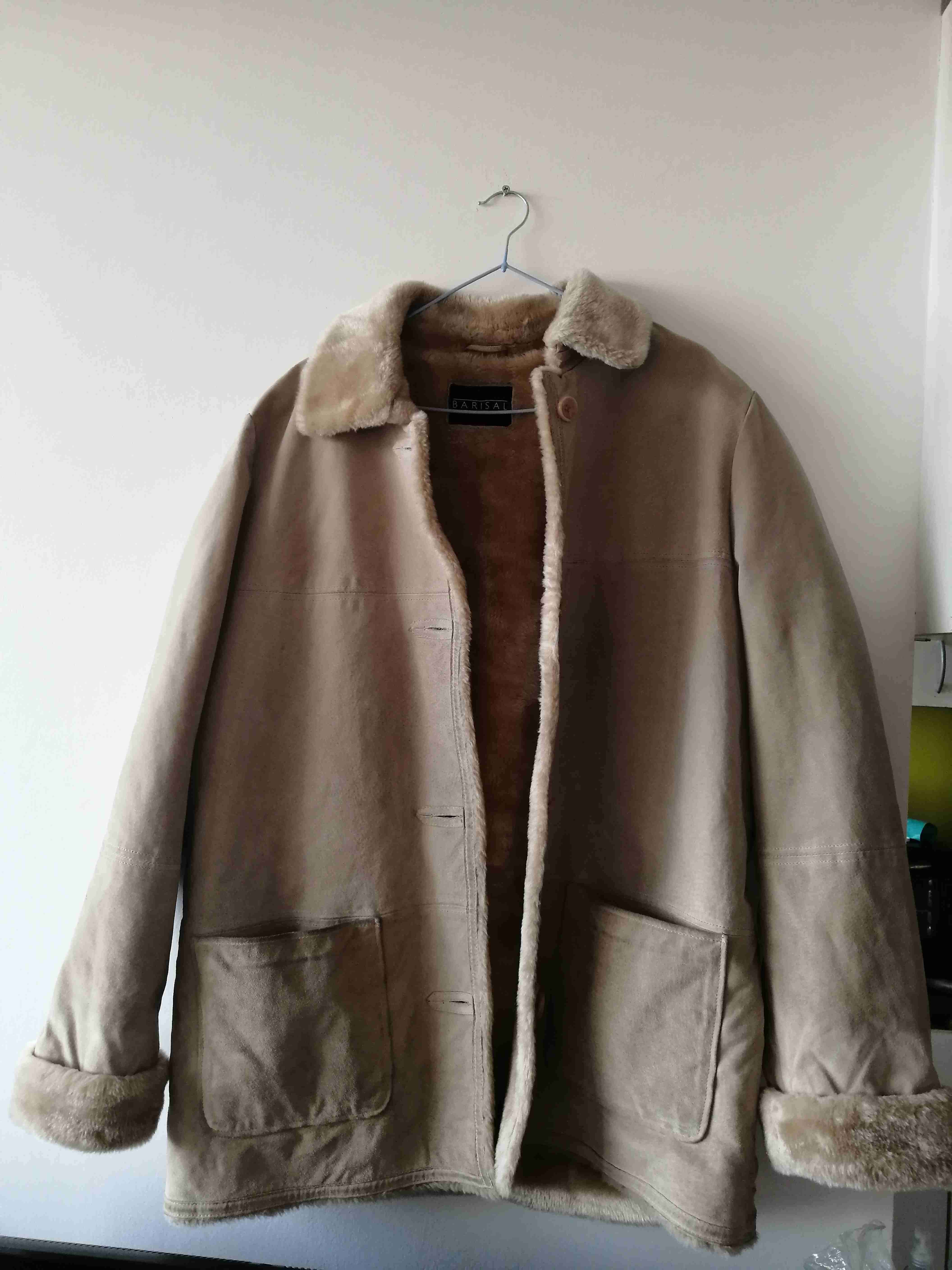 Abrigo beige con forro de piel - miniatura 3