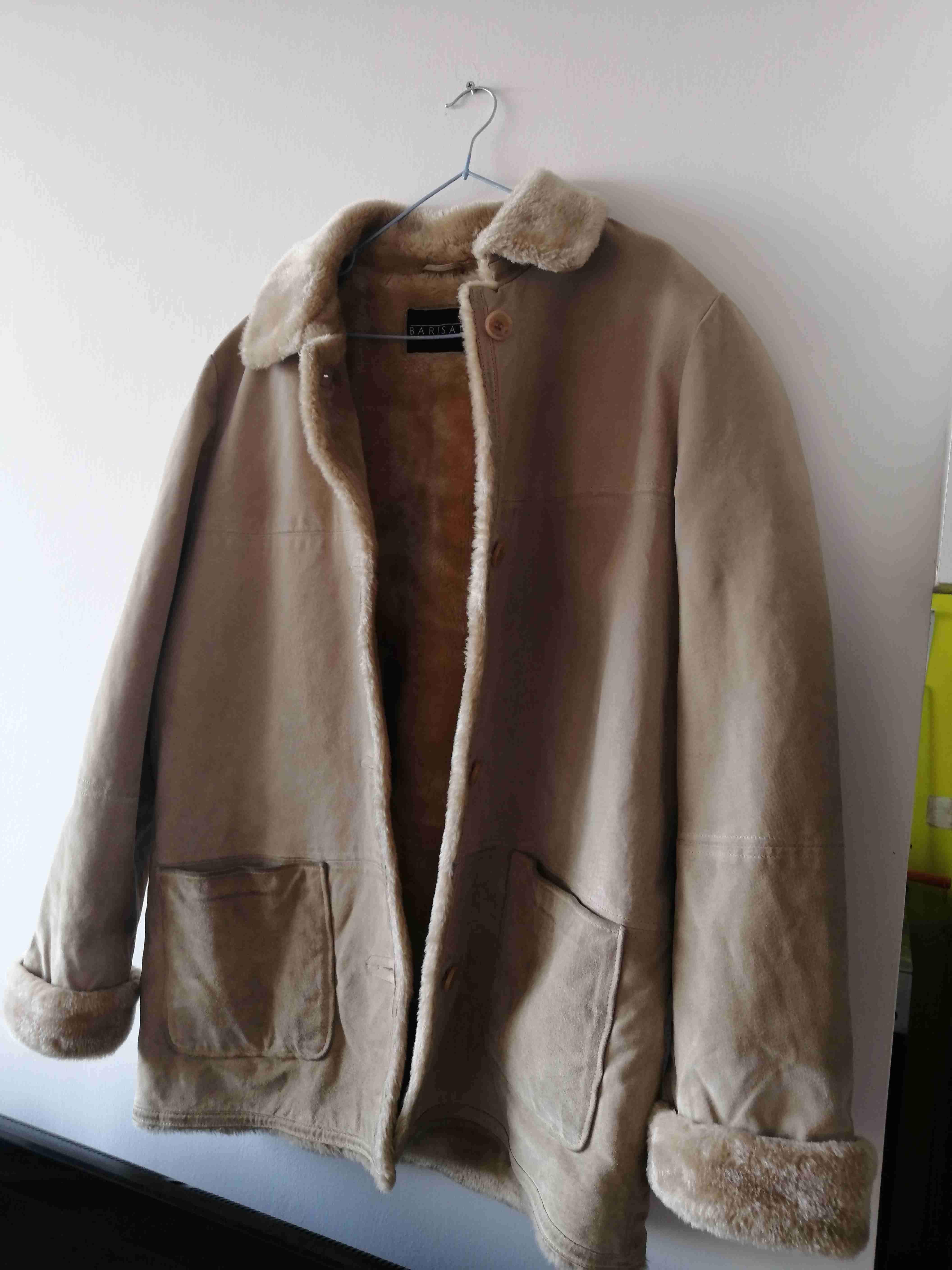 Abrigo beige con forro de piel - miniatura 4