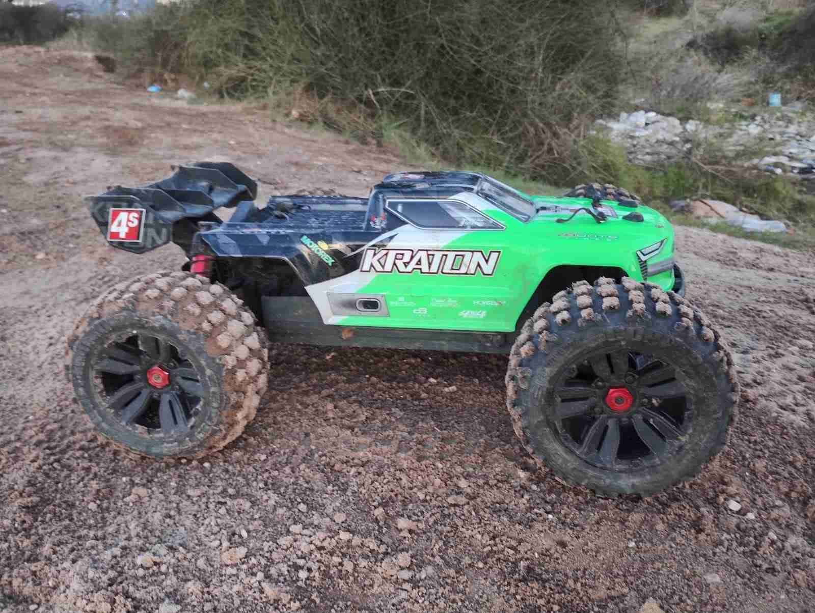 Auto RC arrma kraton - miniatura 3
