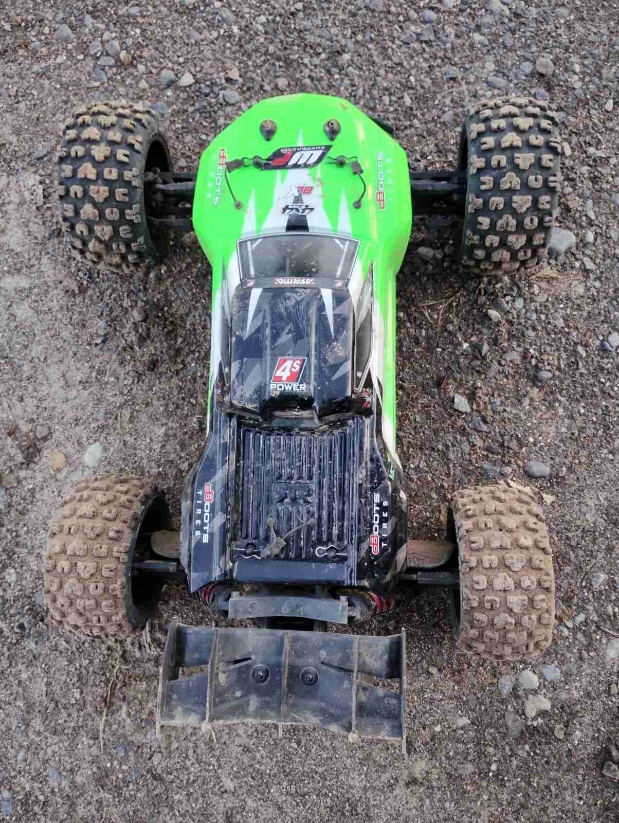 Auto RC arrma kraton - miniatura 4