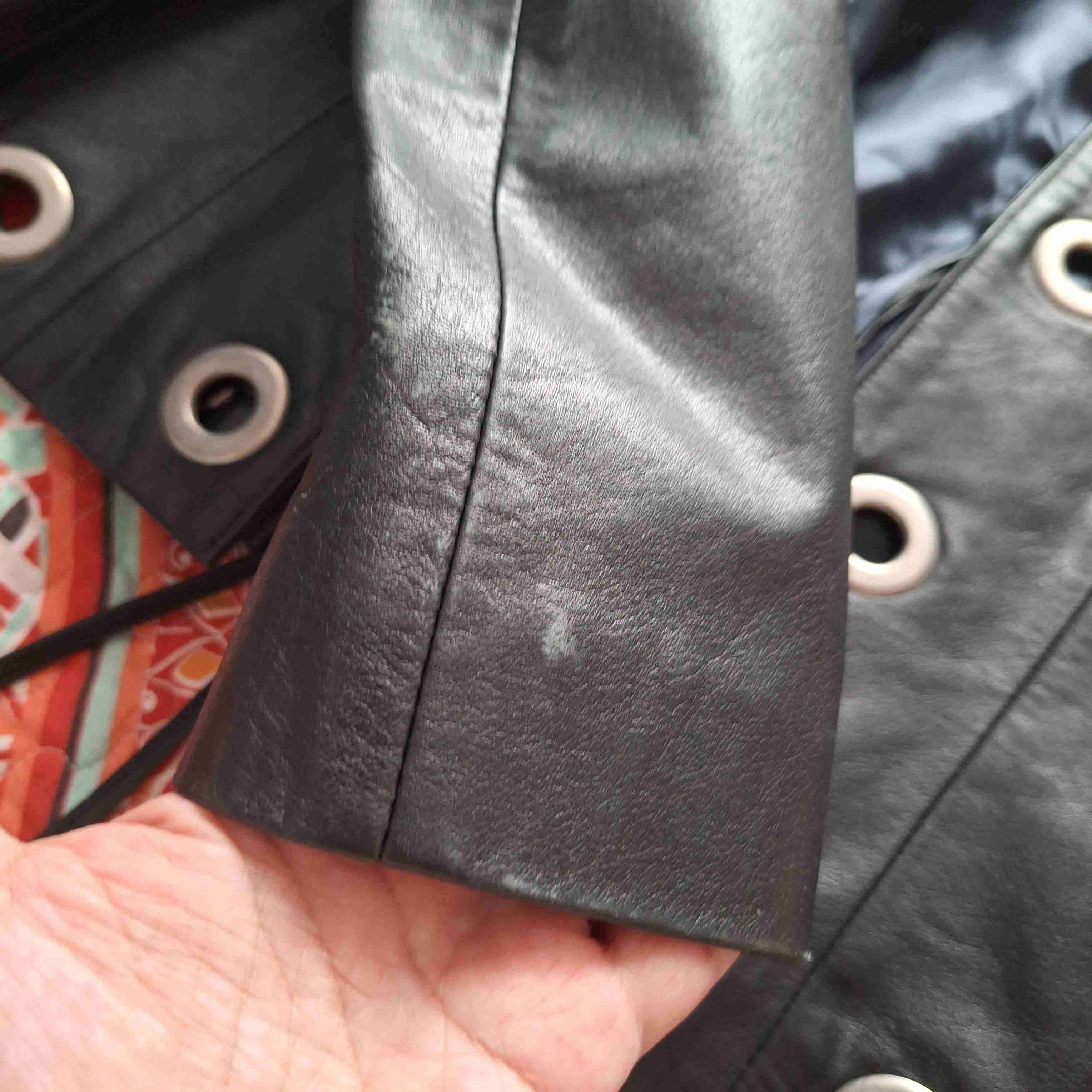 Chaqueta Cuero Argentino  negra con ojales - miniatura 5