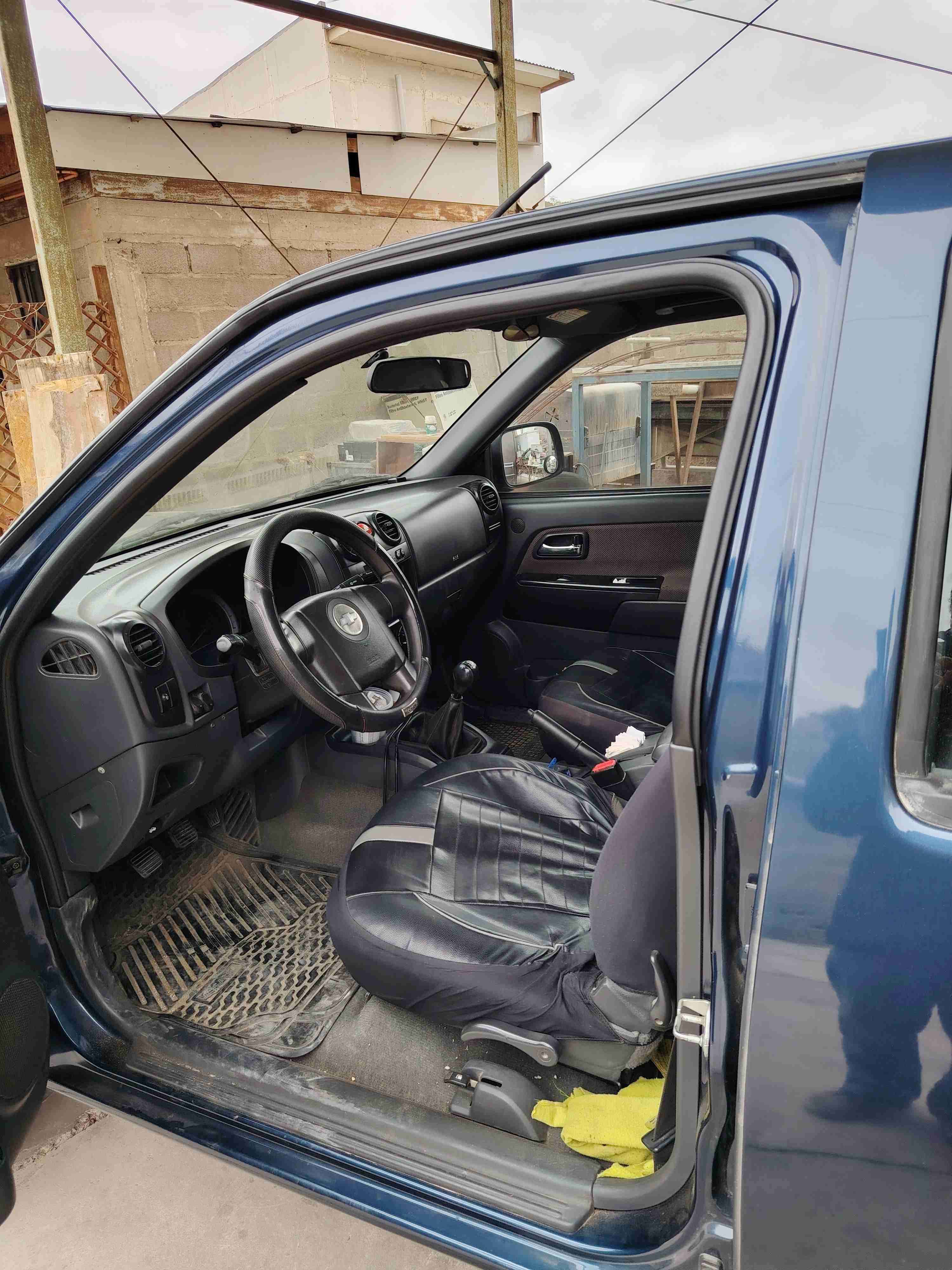 Camioneta pickup azul - miniatura 3