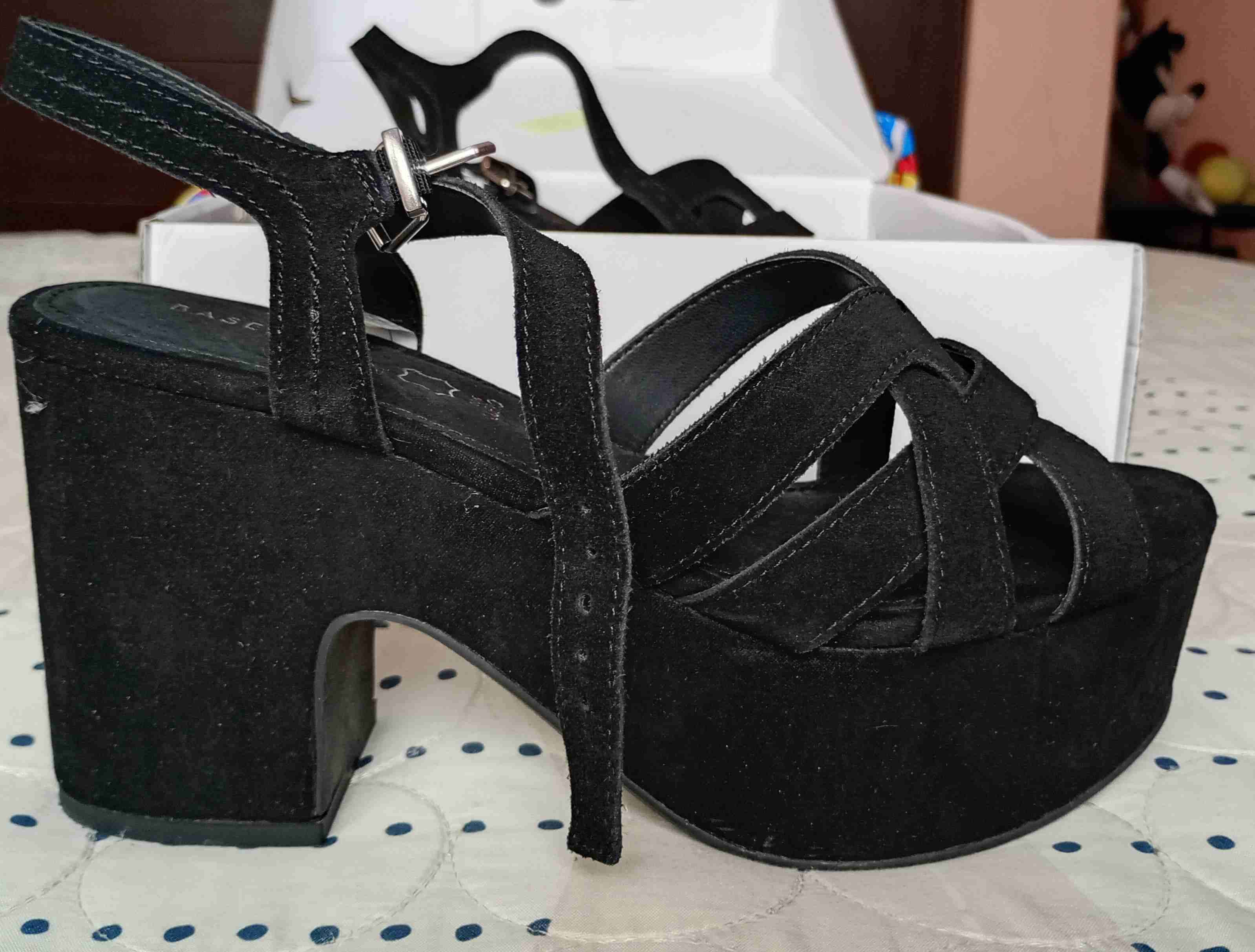 Sandalias negras de tacón alto marca Basement - miniatura 2