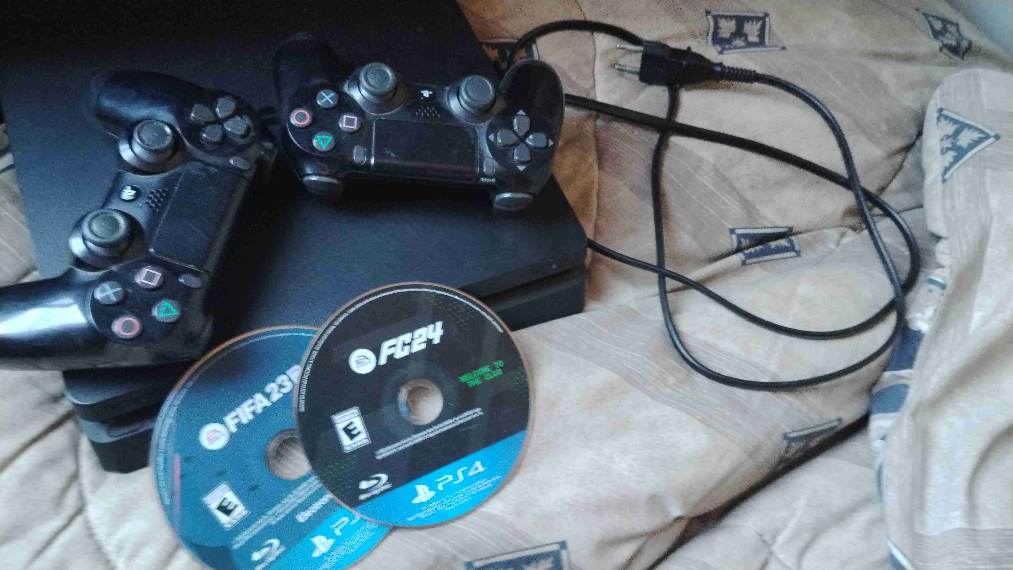 Consola PS4 con juegos - miniatura 3