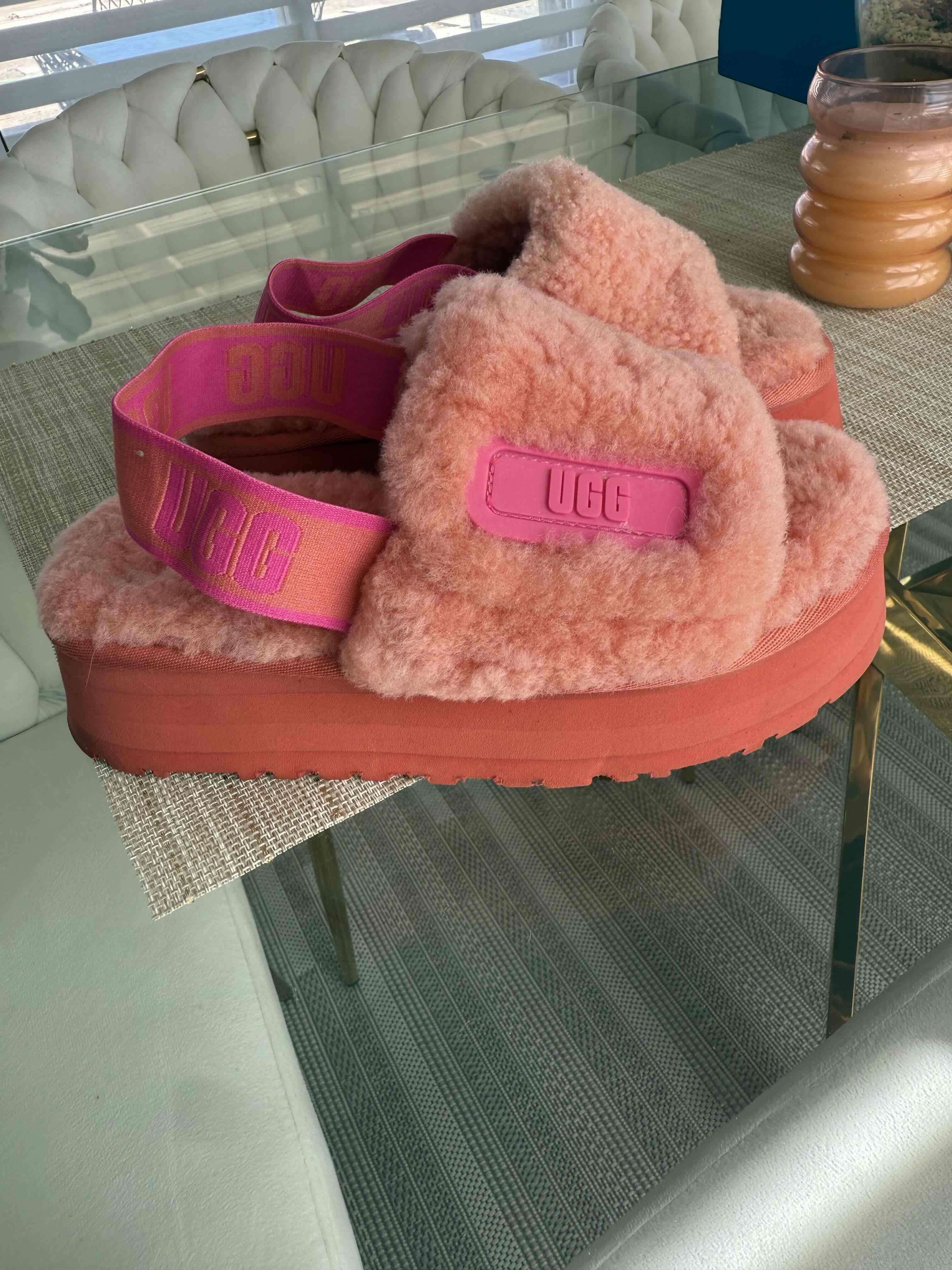 Sandalias peludas rosas UGG - miniatura 1