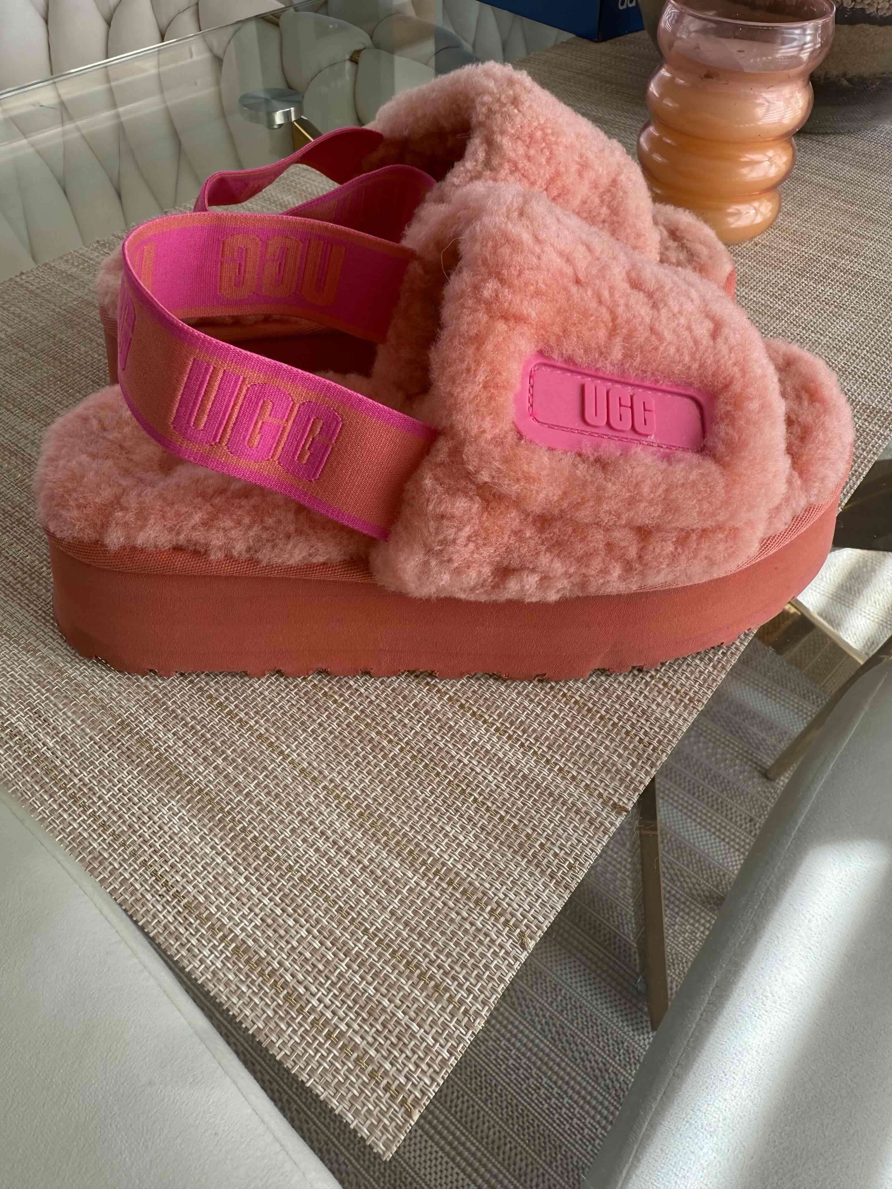 Sandalias peludas rosas UGG - miniatura 3