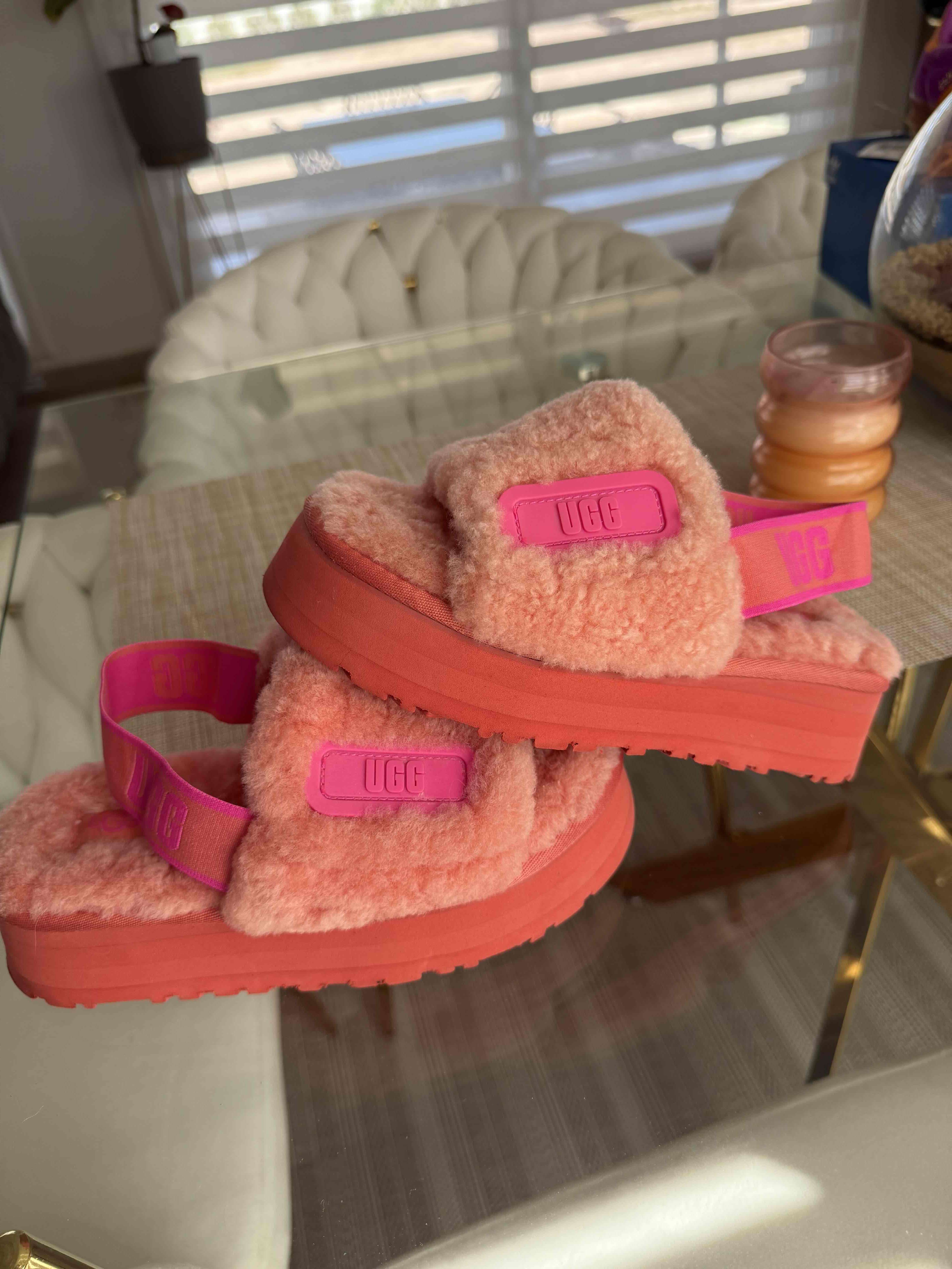 Sandalias peludas rosas UGG - miniatura 4