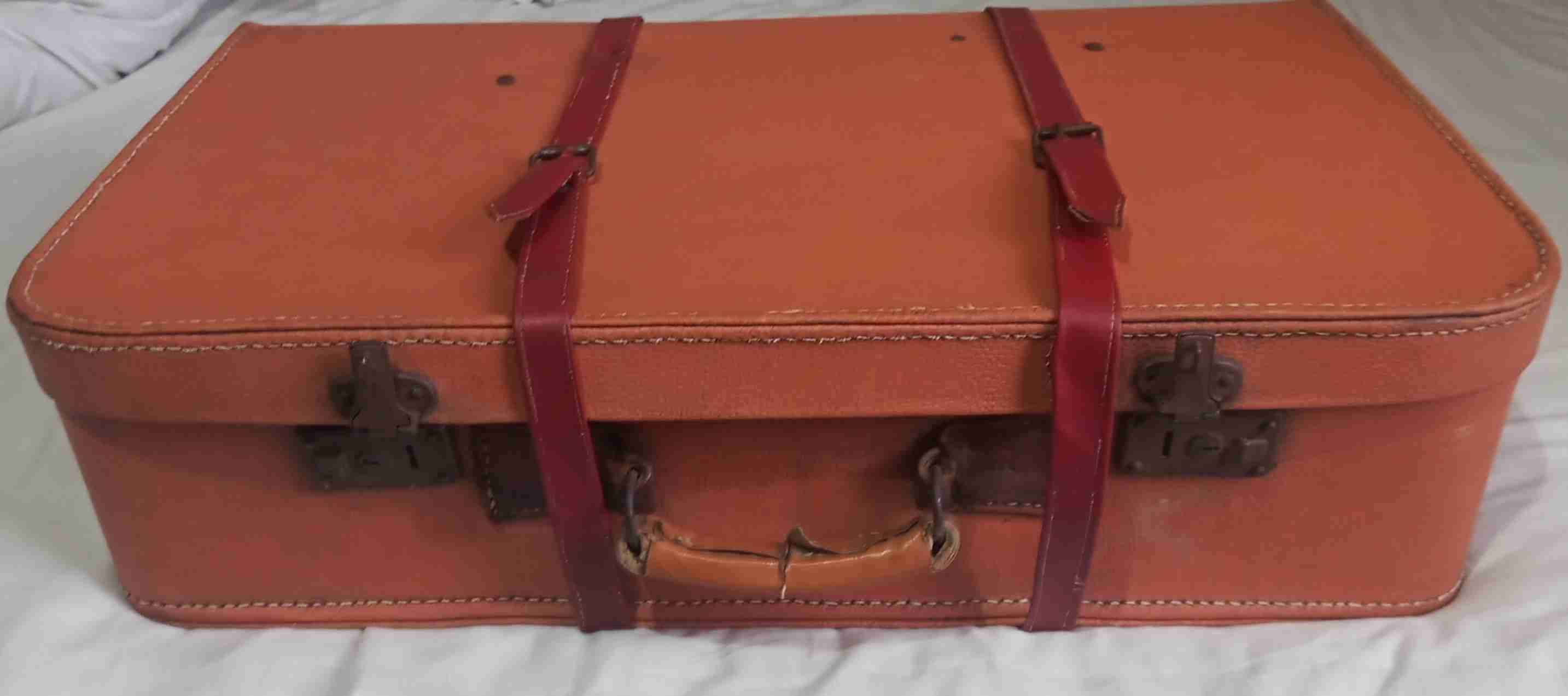 Maleta vintage de cuero marrón - miniatura 1