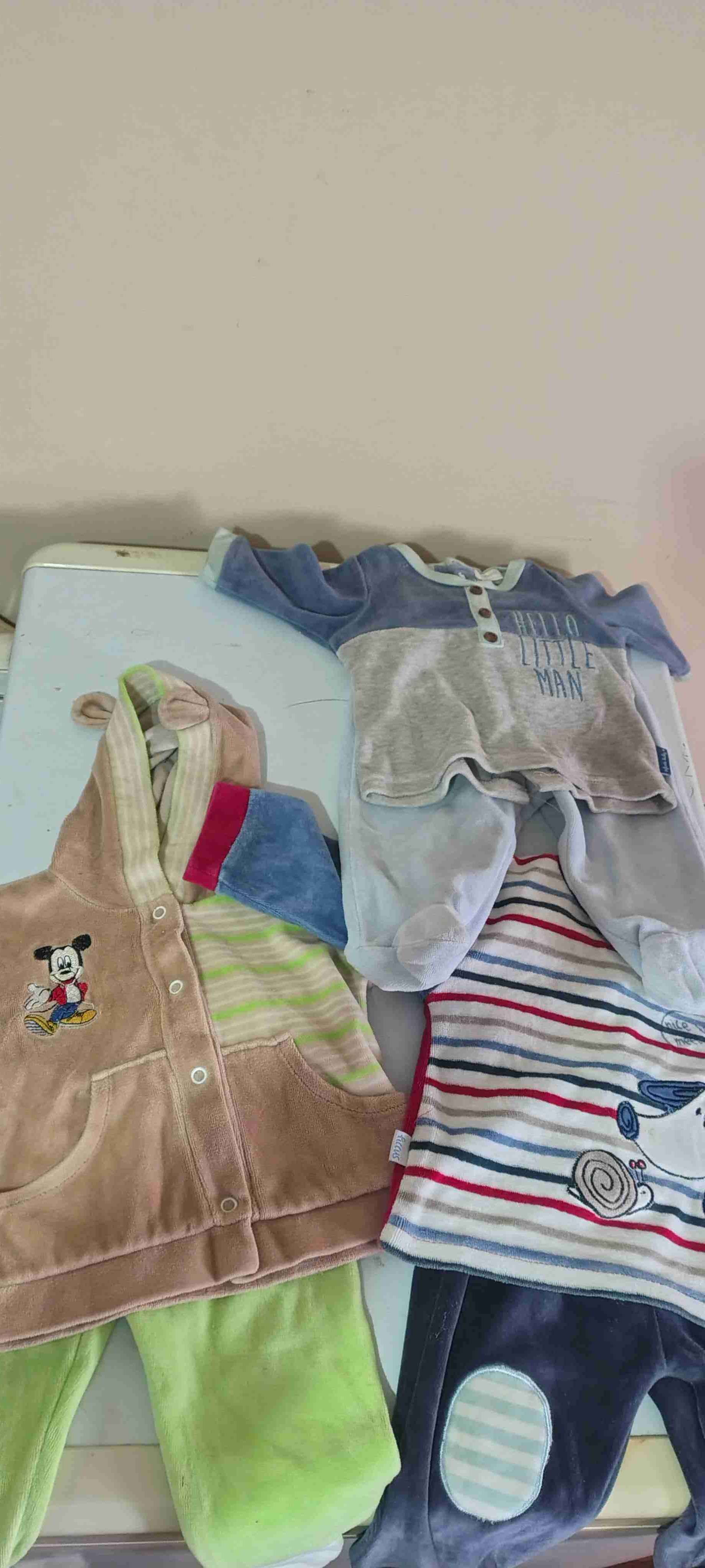 Conjunto de ropa para bebé - miniatura 2