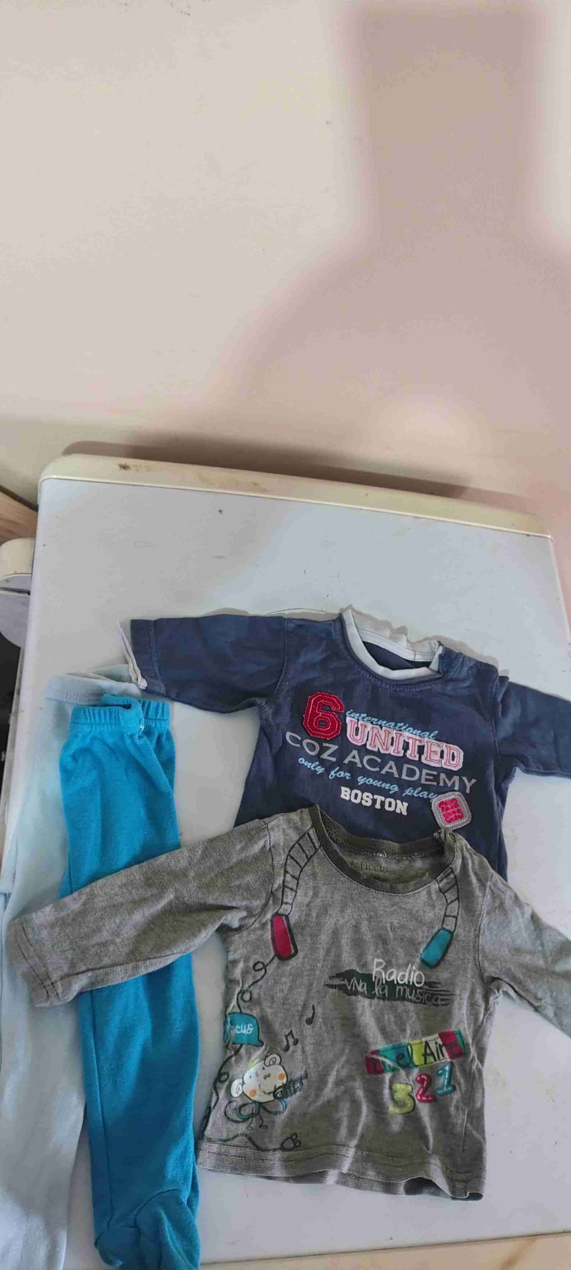 Lote de ropa invierno bebé 0-3 meses - miniatura 2