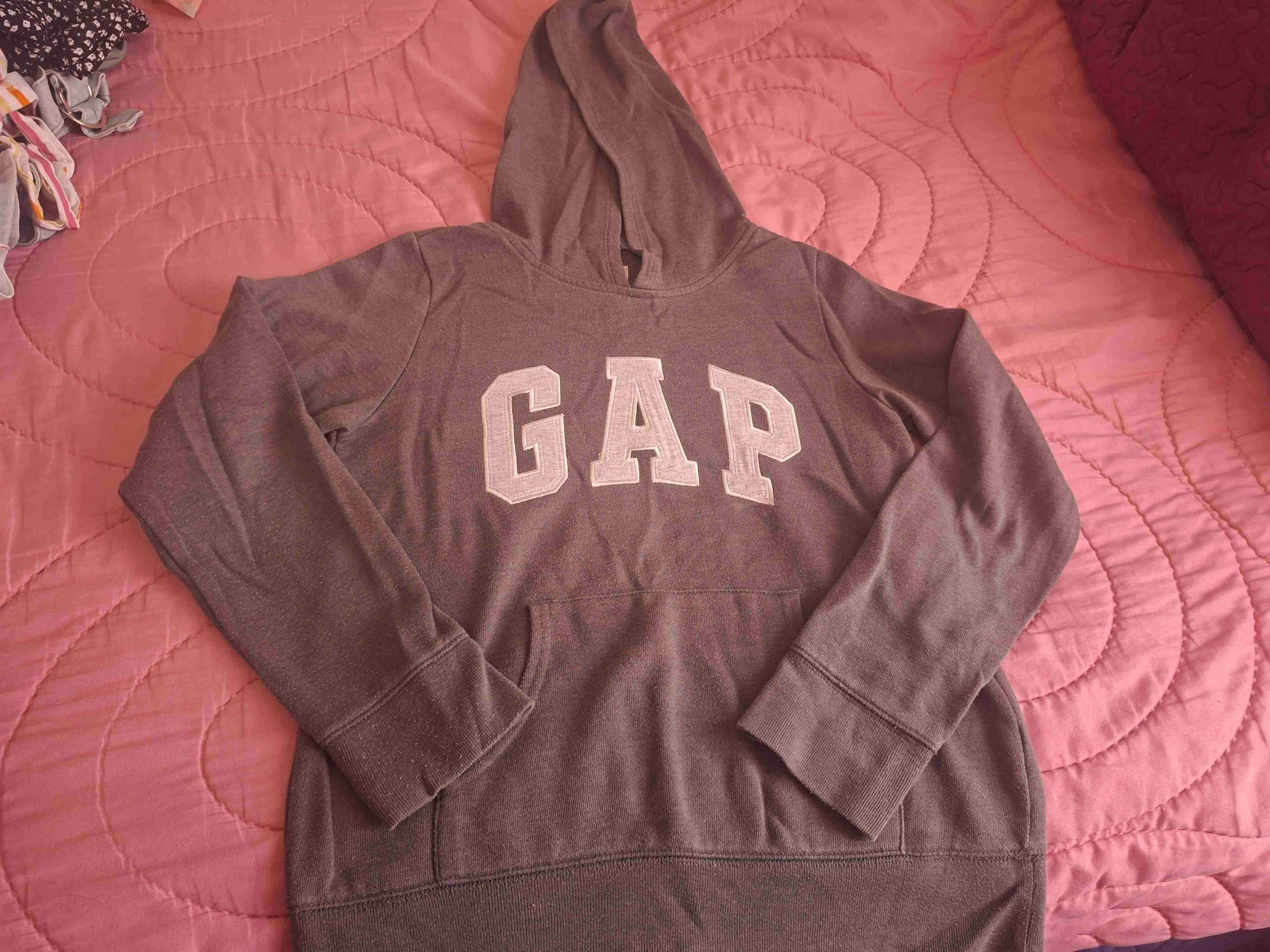 Polerón GAP con capucha gris - miniatura 1