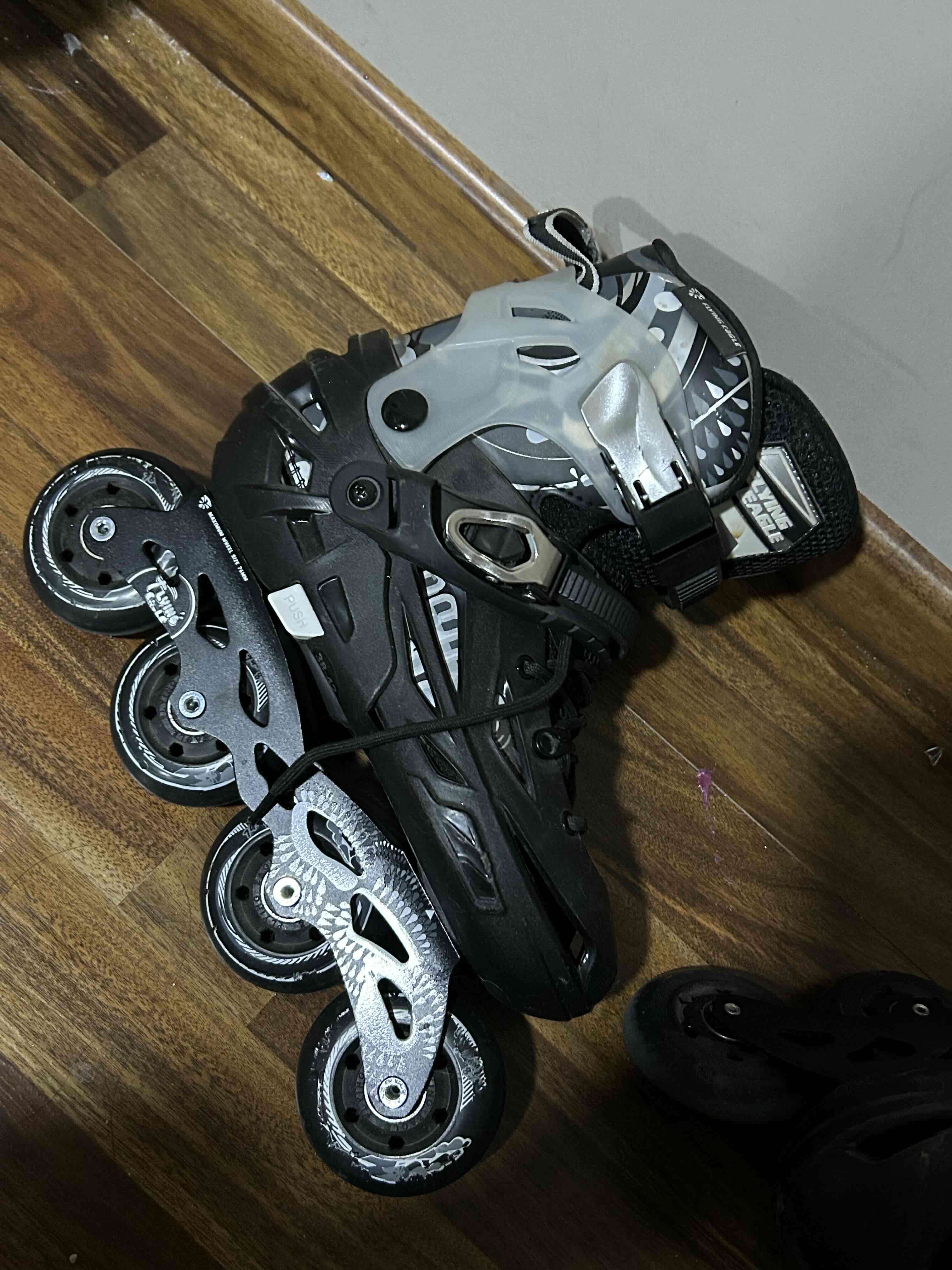 Patines en línea negros - miniatura 4