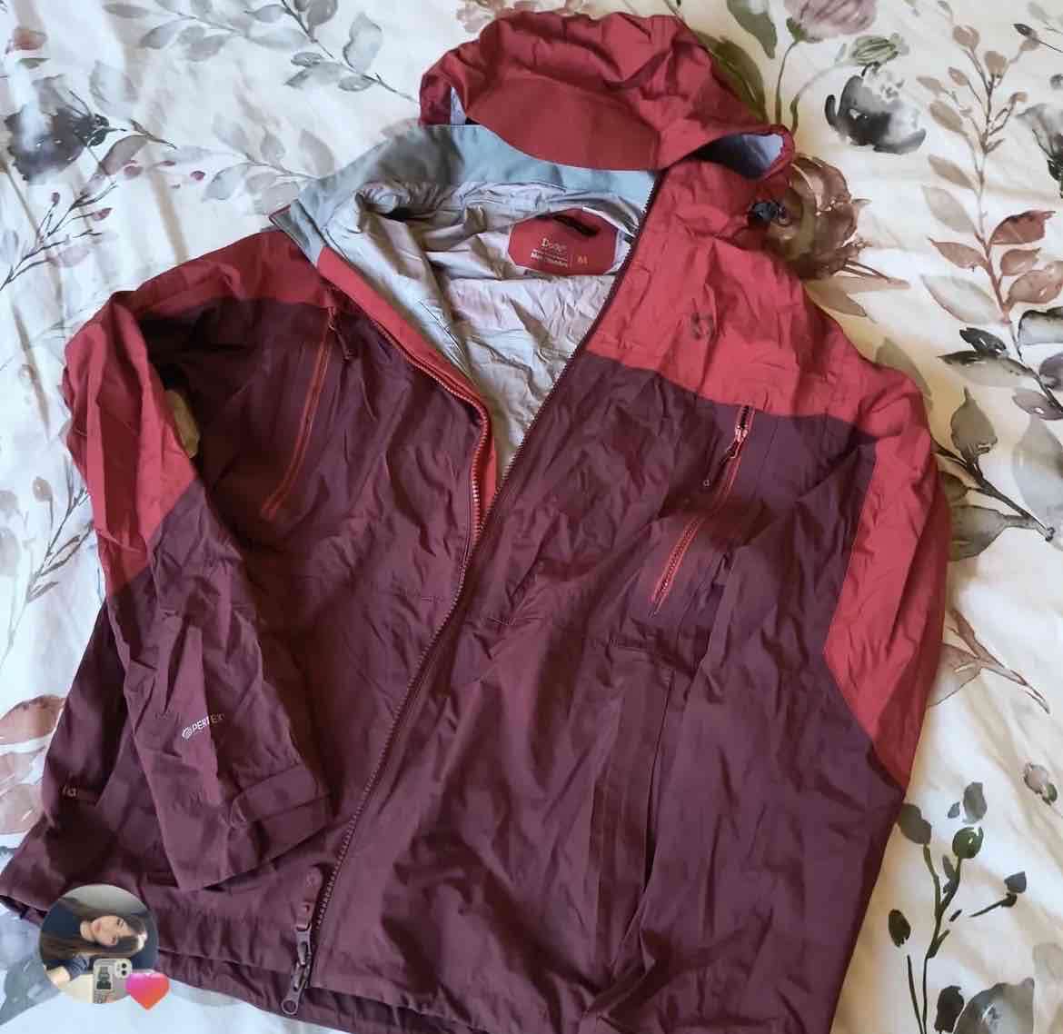 Chaqueta impermeable roja Doite