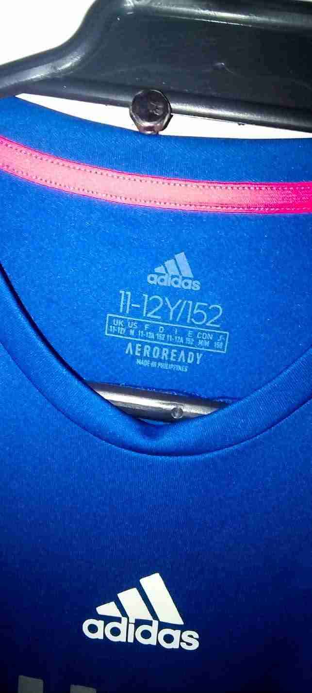 Polera azul Adidas con diseño talla 11/12 años - miniatura 2