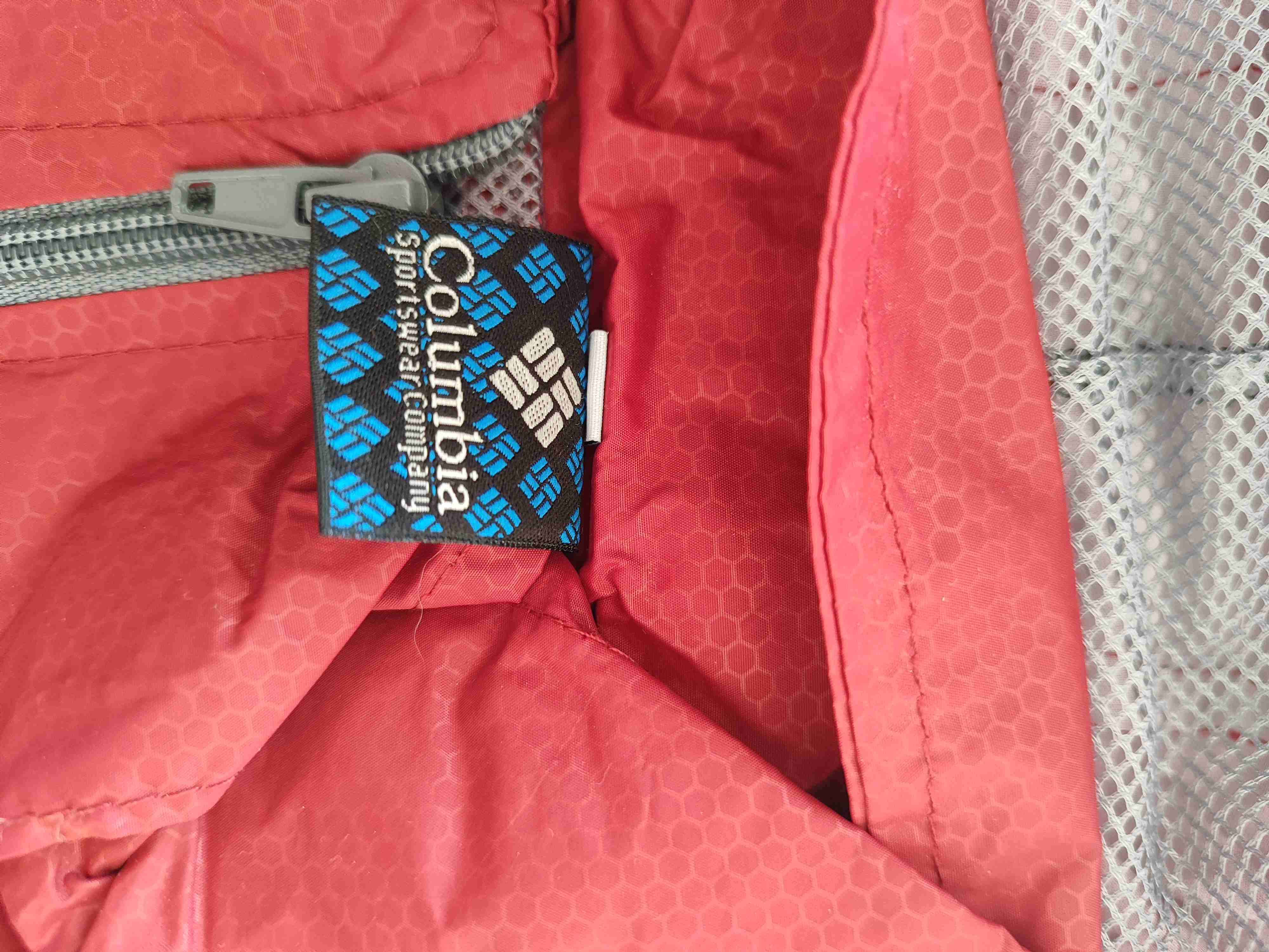 Chaqueta impermeable roja - miniatura 2