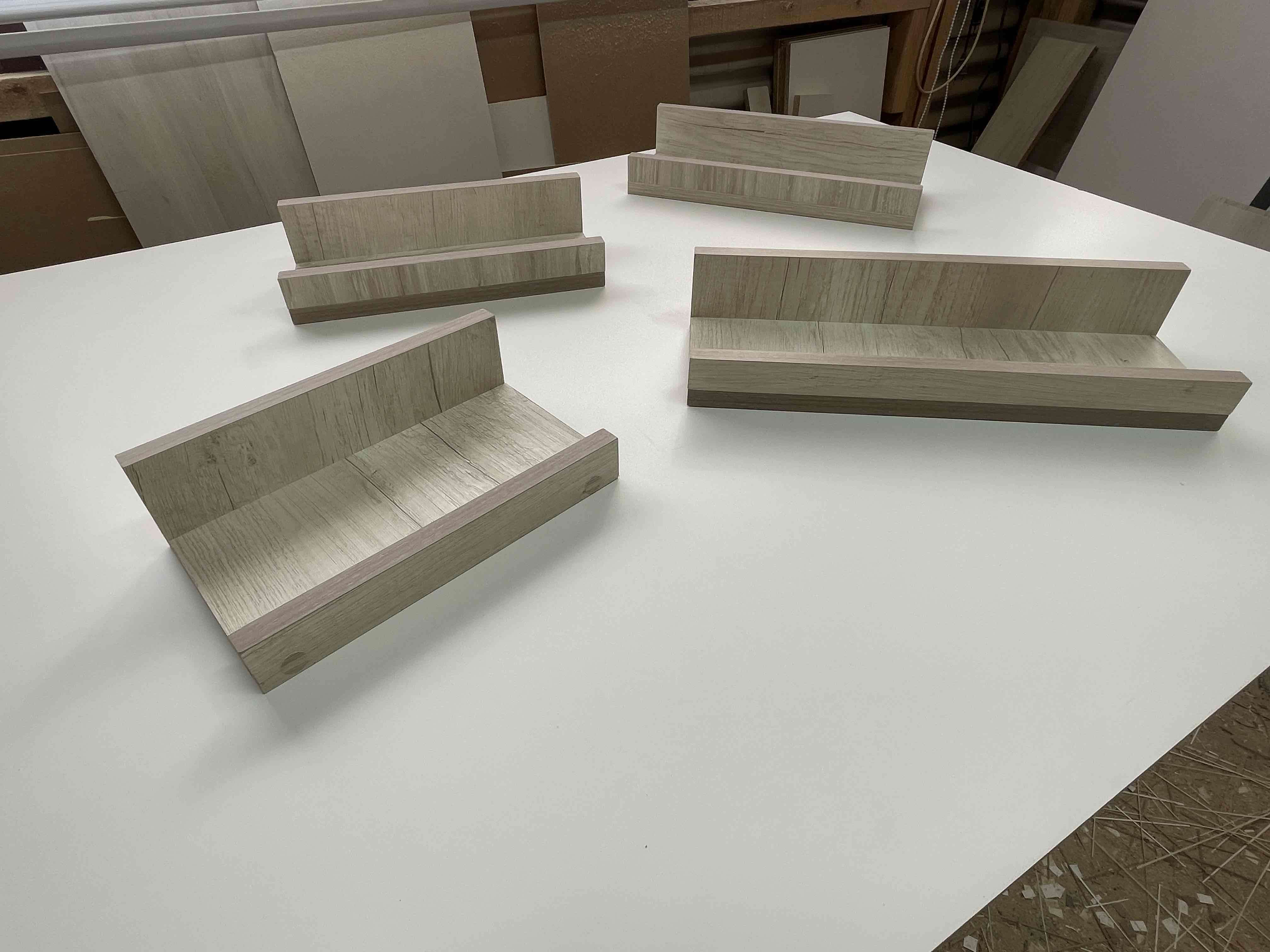 Estantes de madera pequeños - miniatura 1