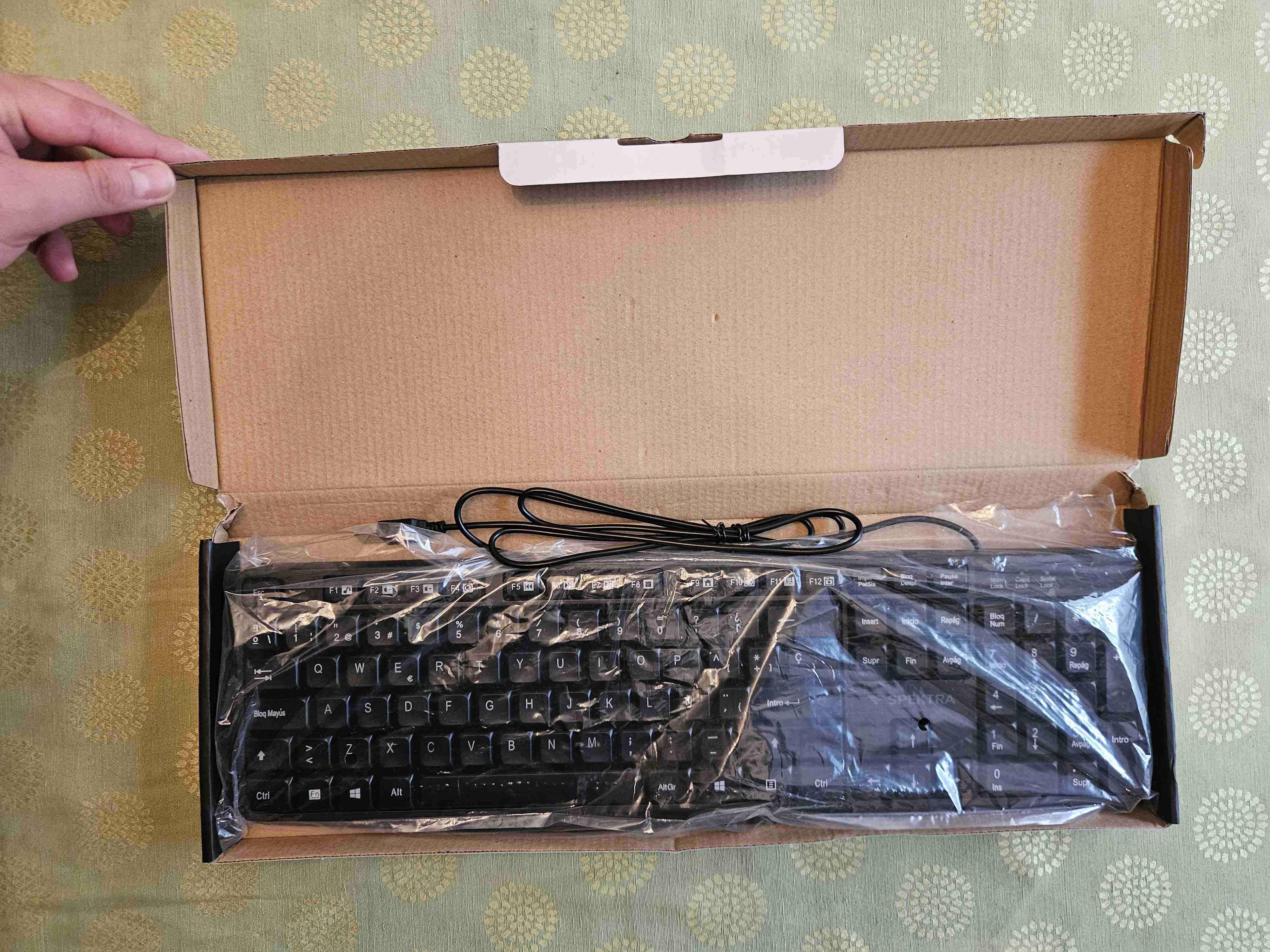 Teclado alámbrico nuevo en caja - miniatura 1