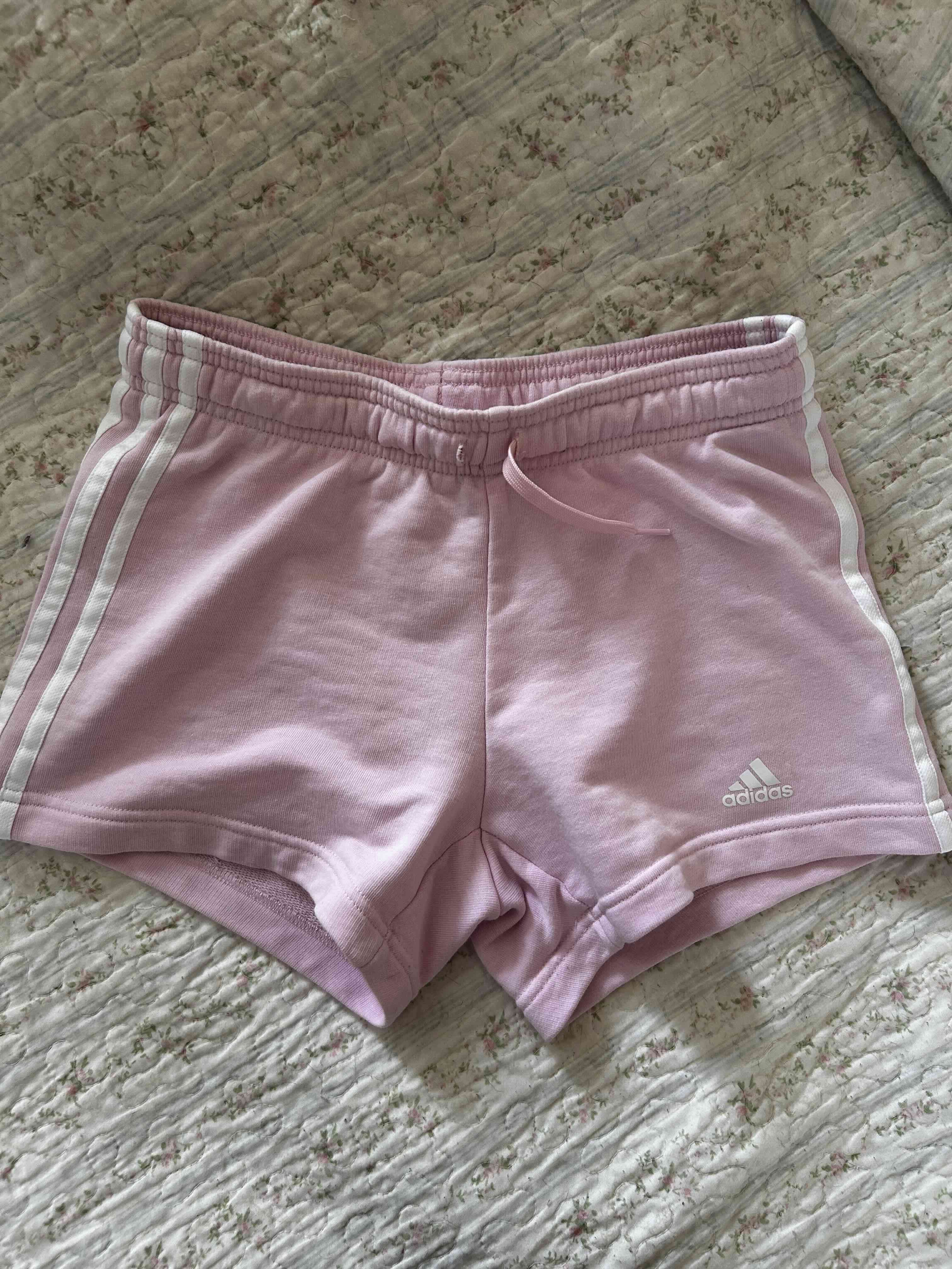 Short rosado Adidas - miniatura 1